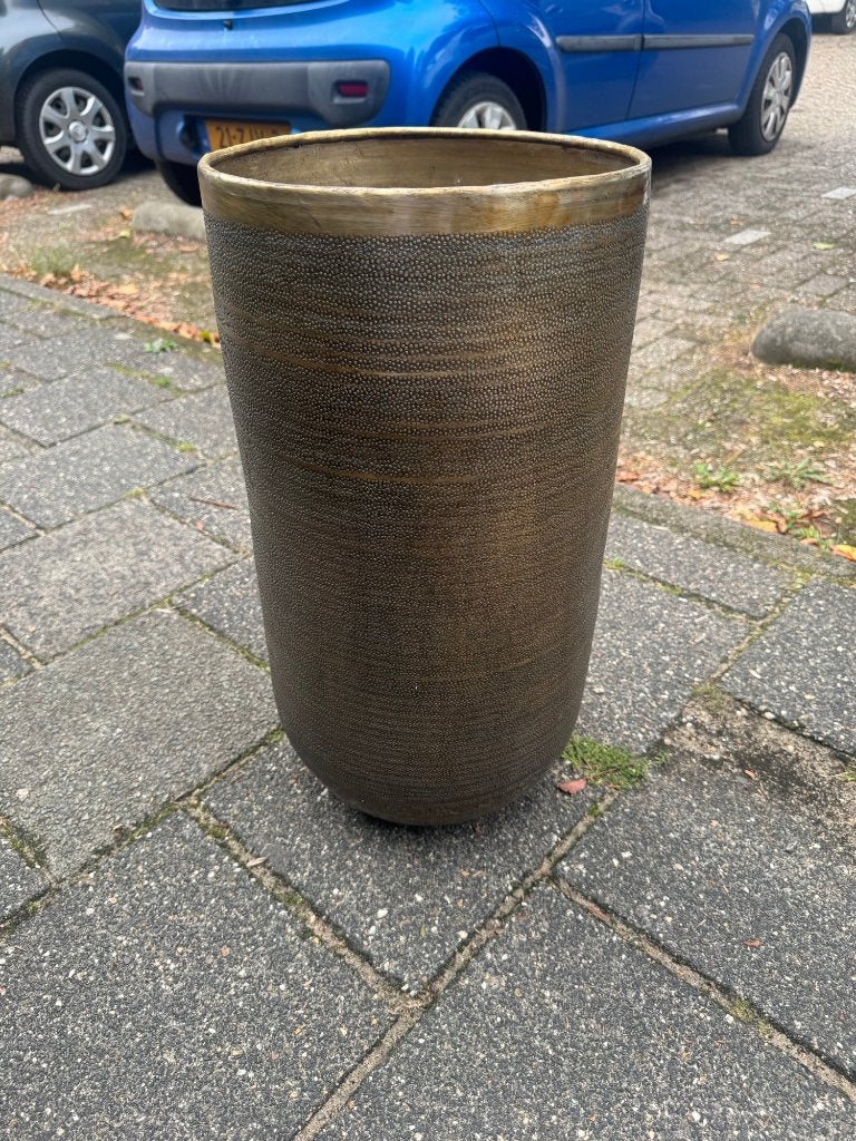 Grote bronzen vaas/plantenbak met patroon, Overige materialen, Ophalen of Verzenden, Zo goed als nieuw, 65 cm