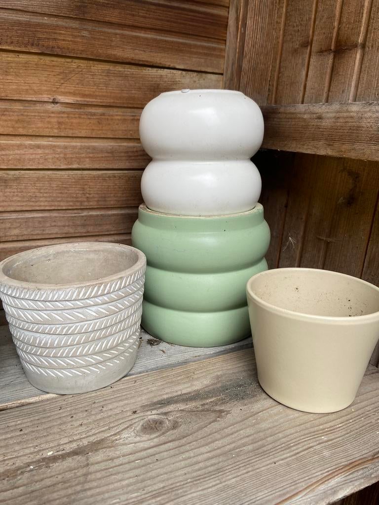4 plant pots, Ophalen, Rond, Zo goed als nieuw, Aardewerk