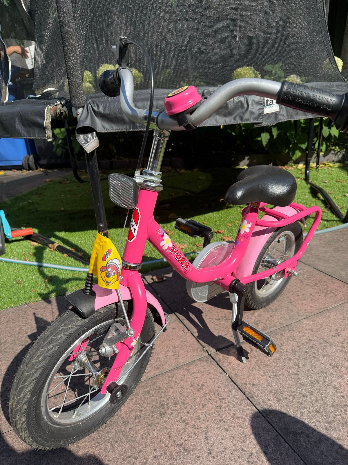 PUKY Kinderfiets 12 inch - Roze met vlaggetje en bel, Fietsen en Brommers, Fietsen | Kinderfietsjes, Ophalen, Zo goed als nieuw