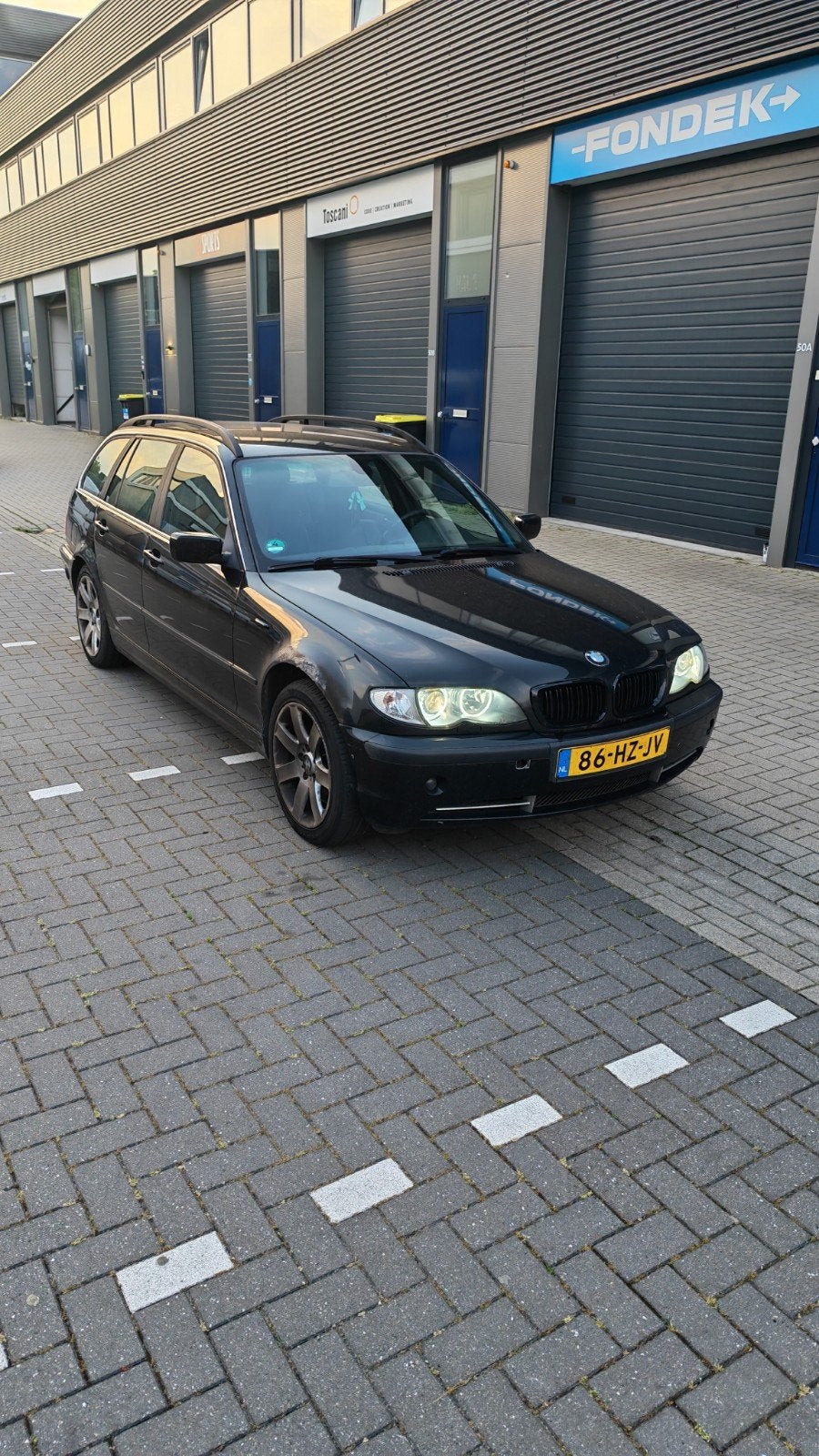 BMW 3-Serie 3.0 XI 330 Touring AUT 2002 Zwart, Automaat, 730 kg, 1800 kg, Zwart