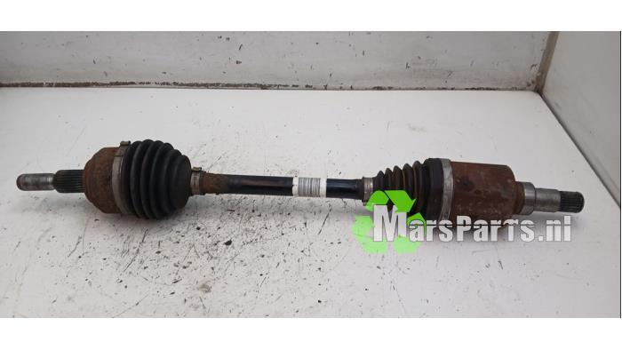 Aandrijfas links-voor van een Ford Focus