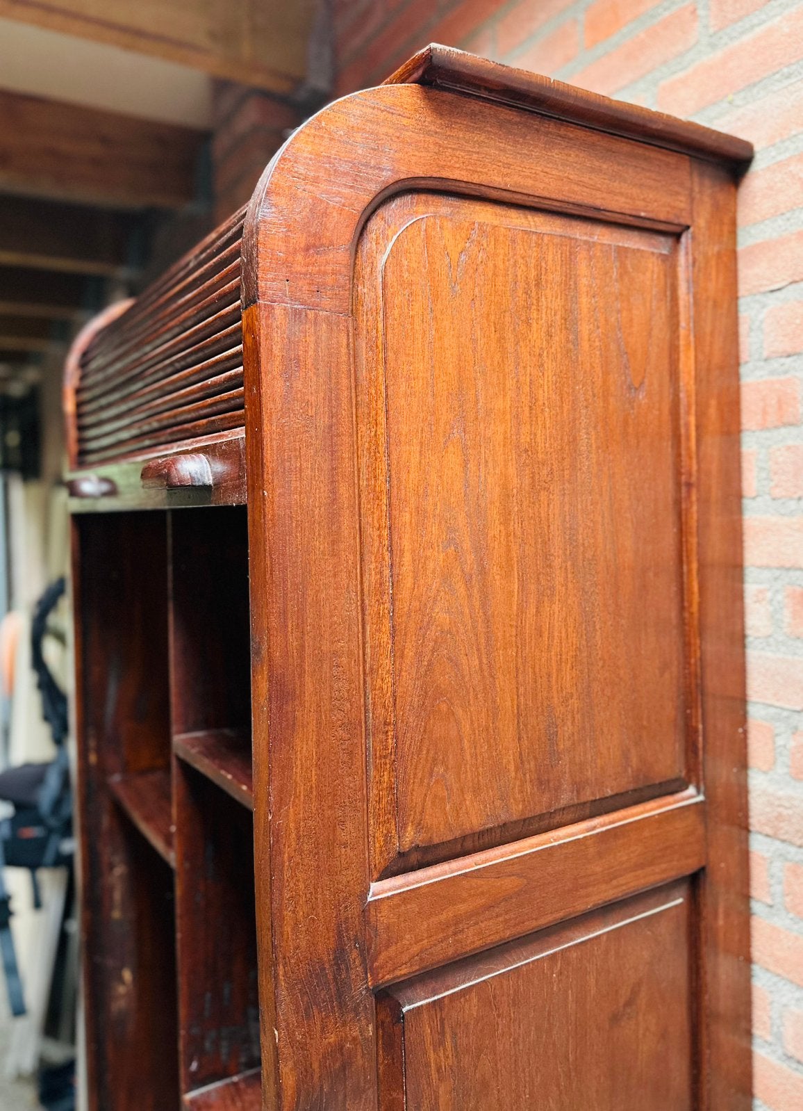 Vintage houten roltopkast met jaloeziedeur, Ophalen