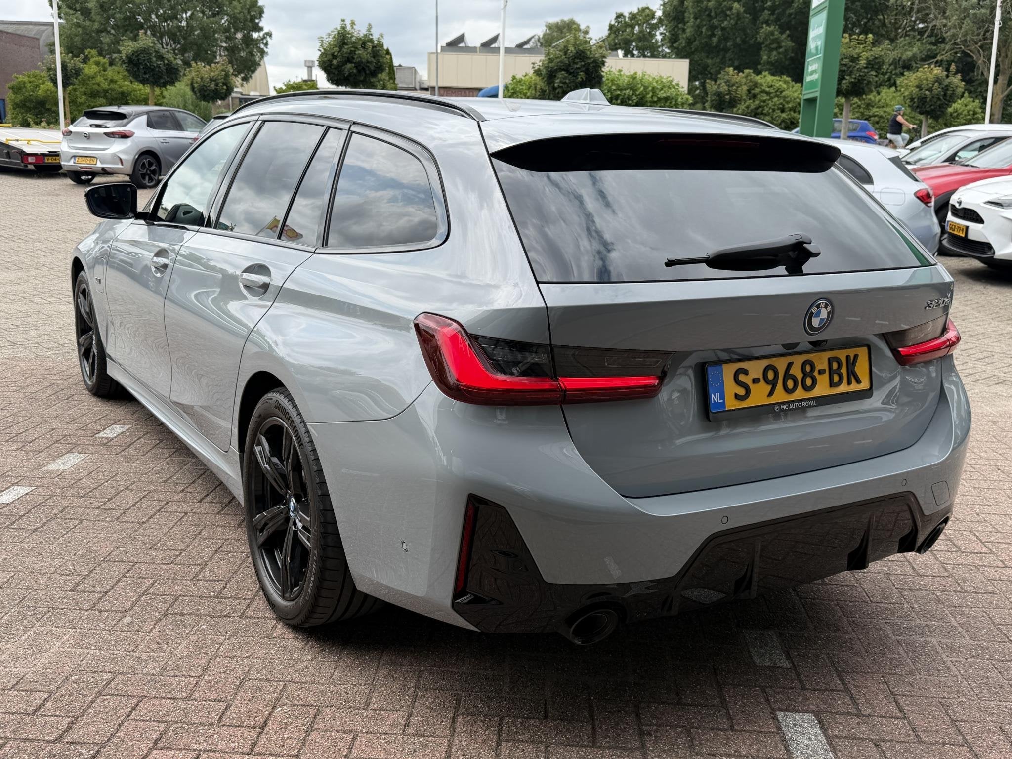 BMW 320e Touring M-SPORT | PANORAMADAK| LEDER SPORT INTERIEU, 1998 cc, Gebruikt, 71 km/l, 3-Serie