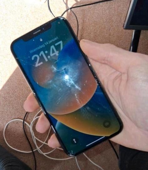 Apple iPhone XR - Zwart - Gebarsten scherm, Telecommunicatie, Mobiele telefoons | Apple iPhone, Ophalen of Verzenden, Niet werkend