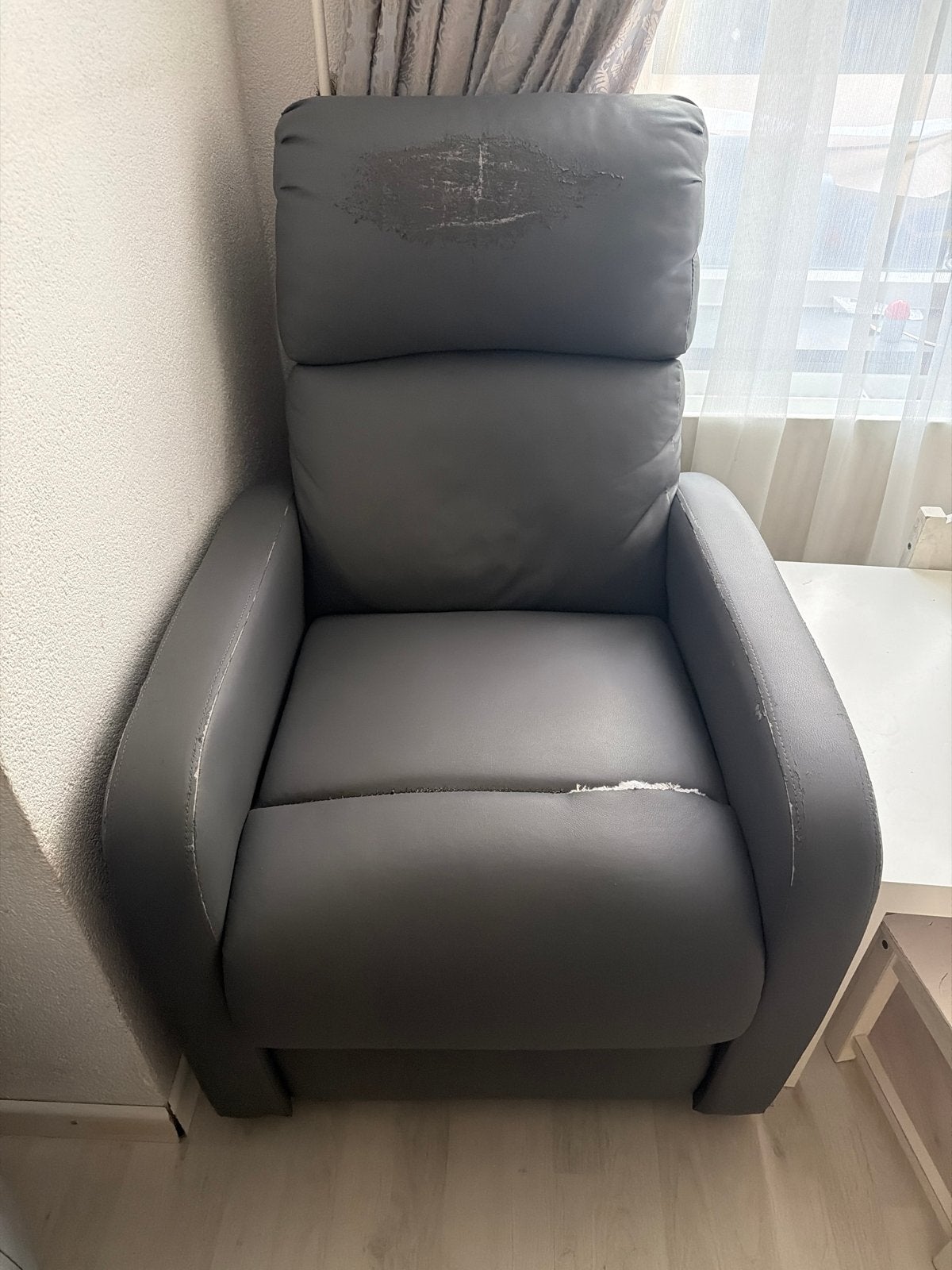 Grijze relaxfauteuil - Gebruikt