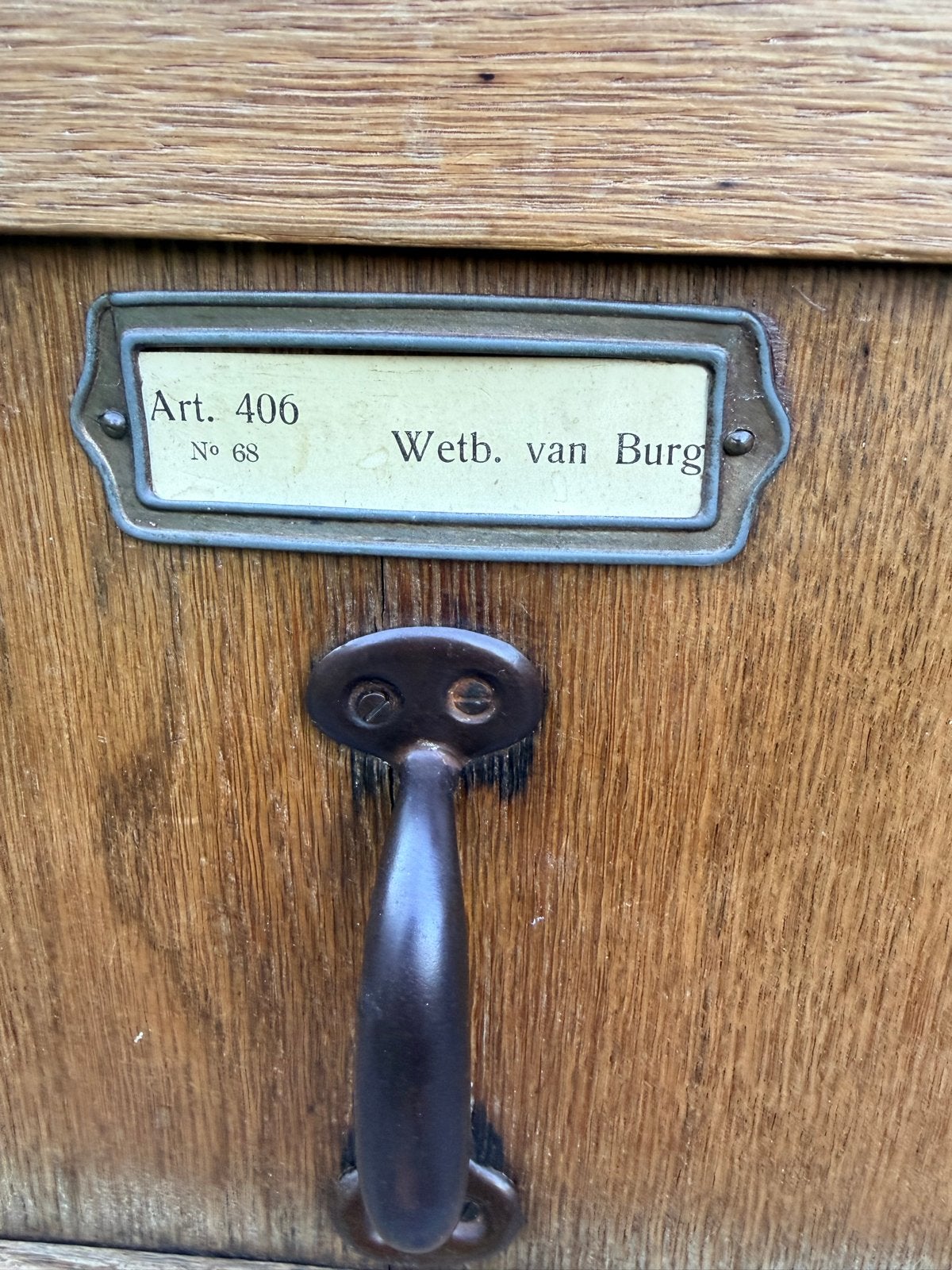 Antieke eikenhouten archiefkast uit 1920 met metalen handgre, Antiek en Kunst, Antiek | Meubels | Kasten, Ophalen
