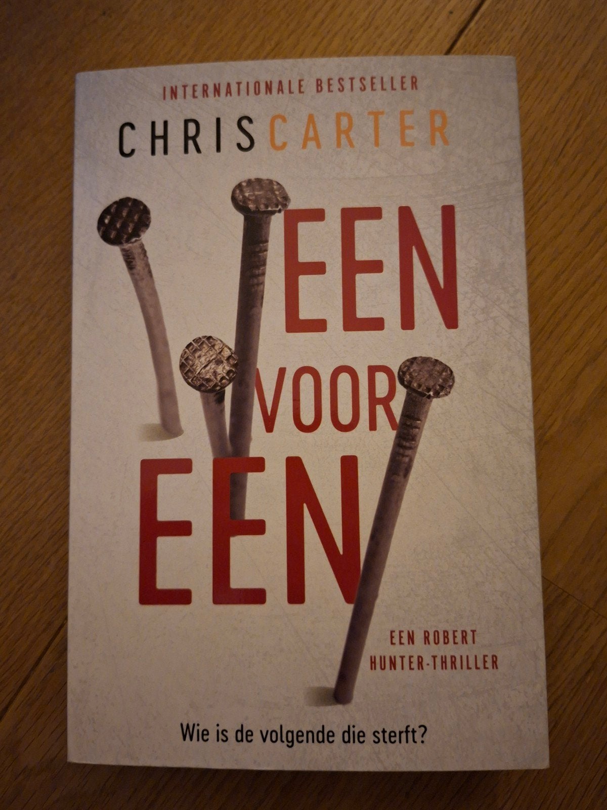 Een voor Een - Chris Carter, Ophalen