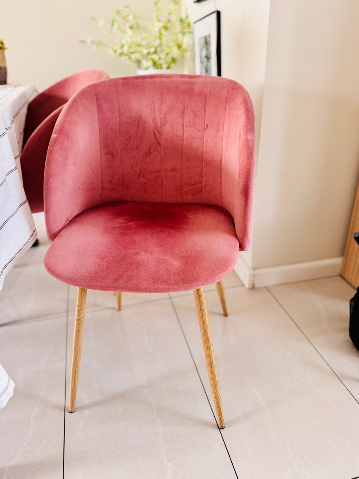 Set of 4 SKLUM Dining Chairs – Excellent Condition, Huis en Inrichting, Stoelen, Ophalen, Zo goed als nieuw