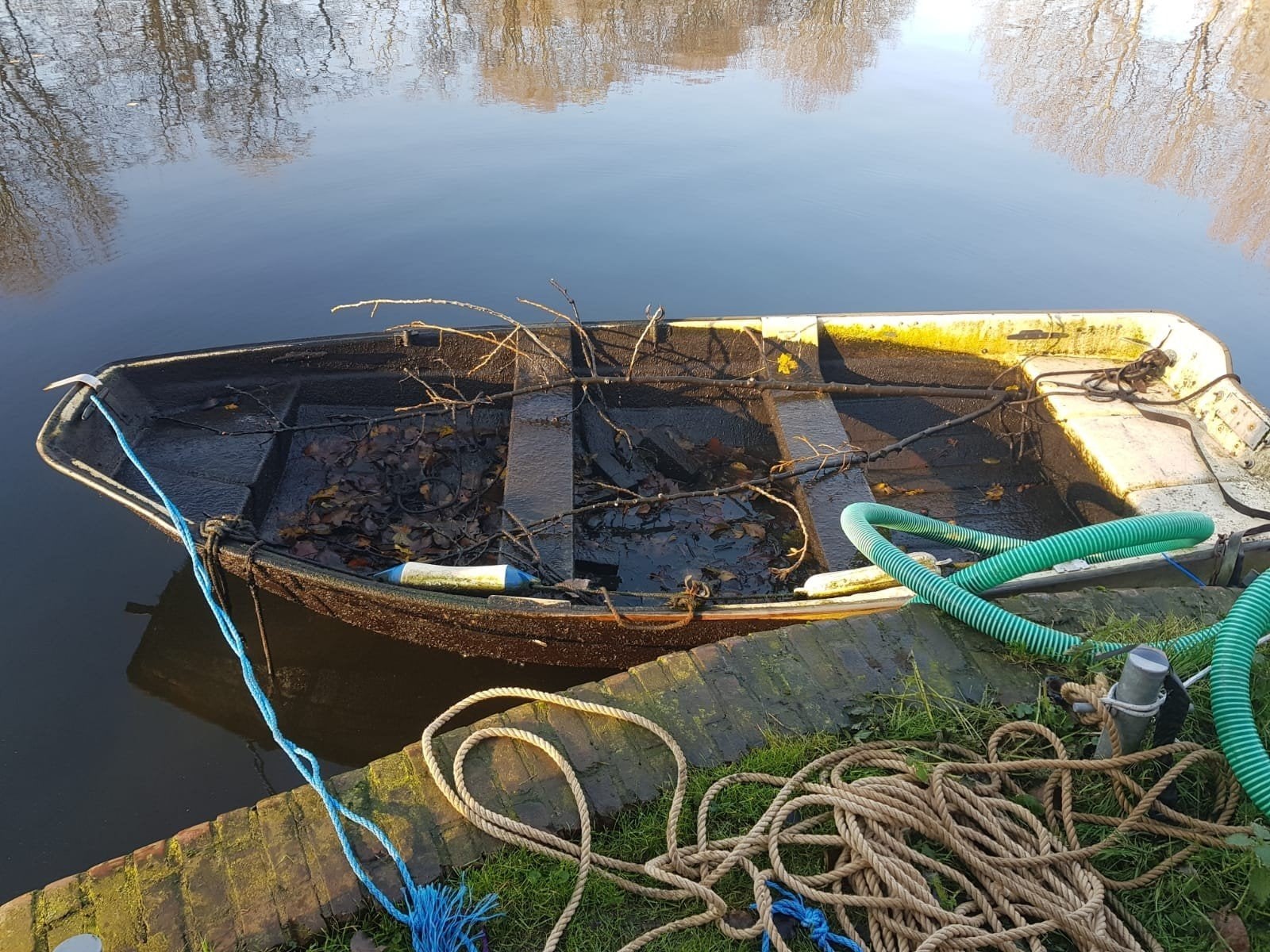 Gezonken of gratis boot gezocht (Stede Broec), Ophalen