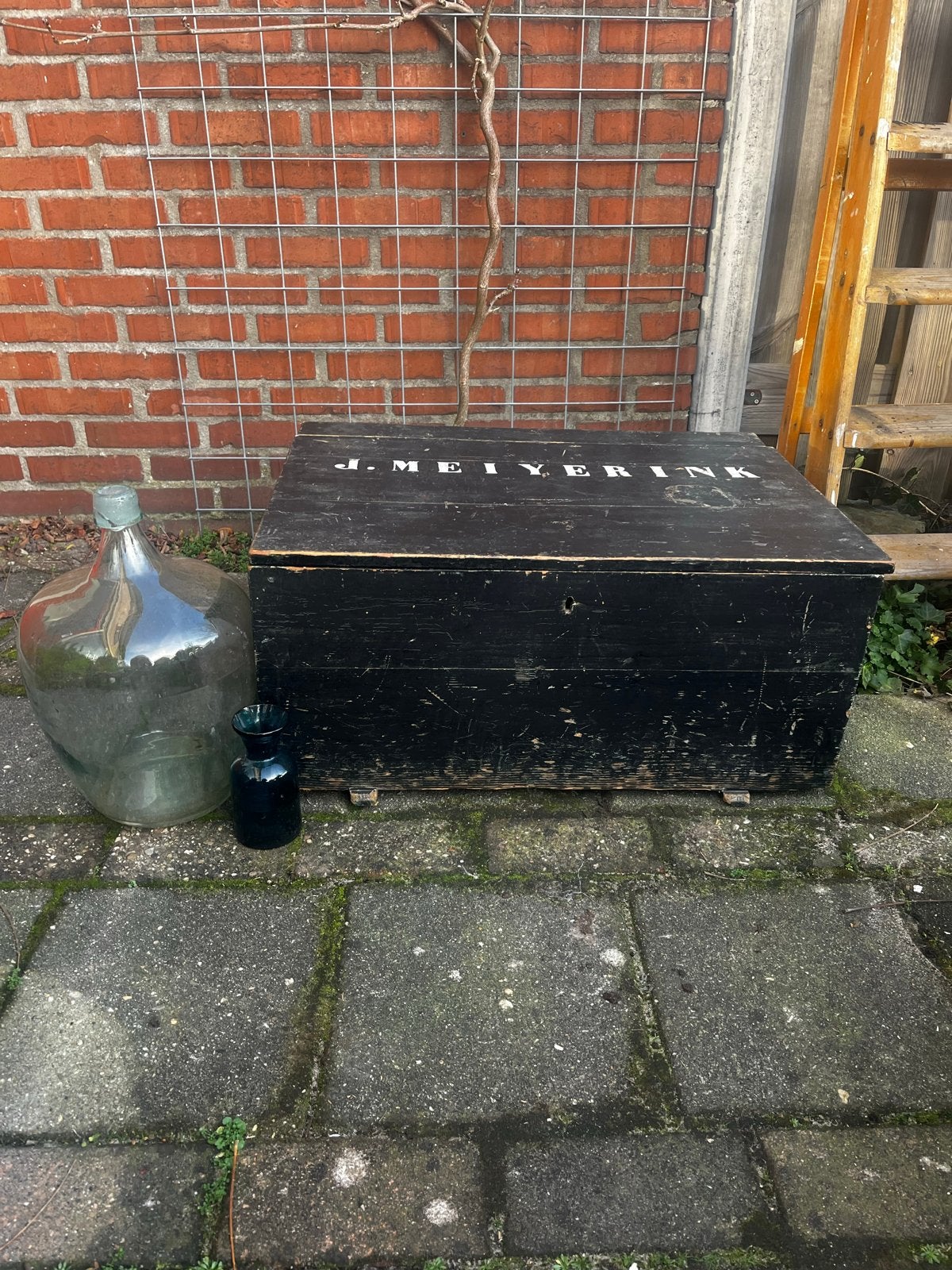 Oude verweerde kist met opschrift 'J. MEIJERINK', Ophalen, Gebruikt, 50 tot 100 cm, 5 – 50
