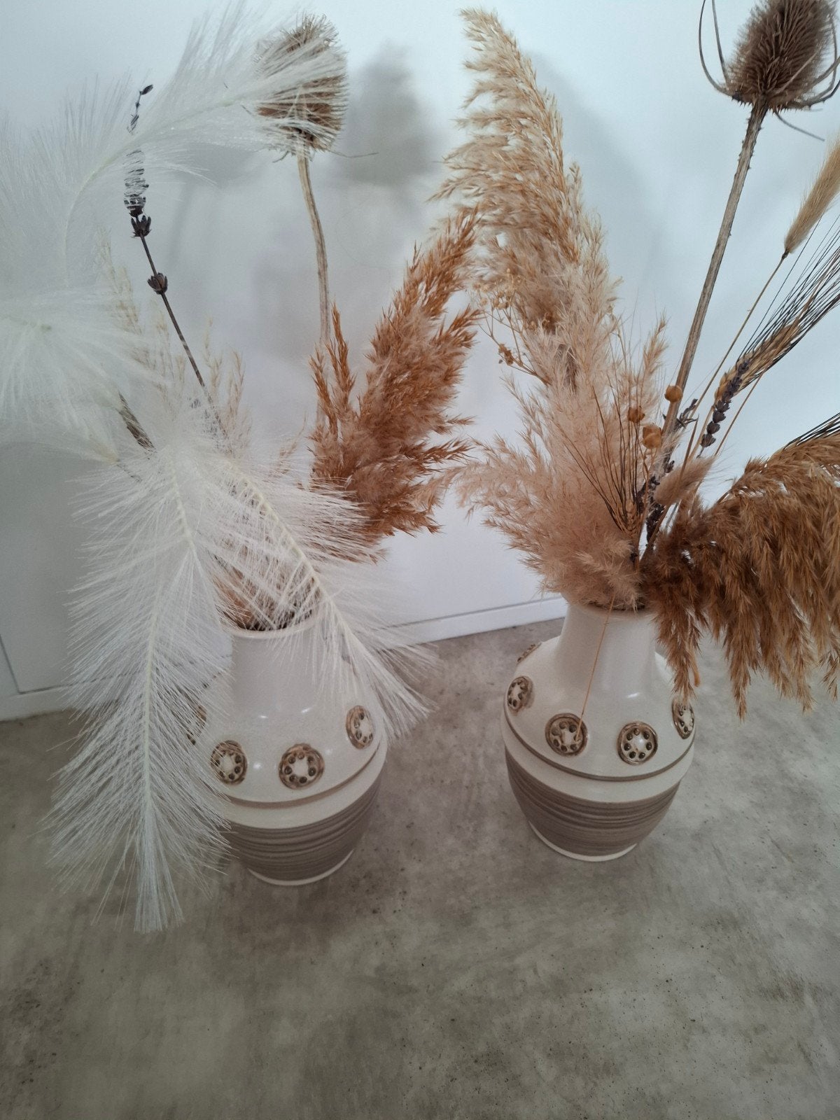 2 leuke vintage vaasjes van Jasba met inhoud, Ophalen, Zo goed als nieuw, Beige, 20 cm