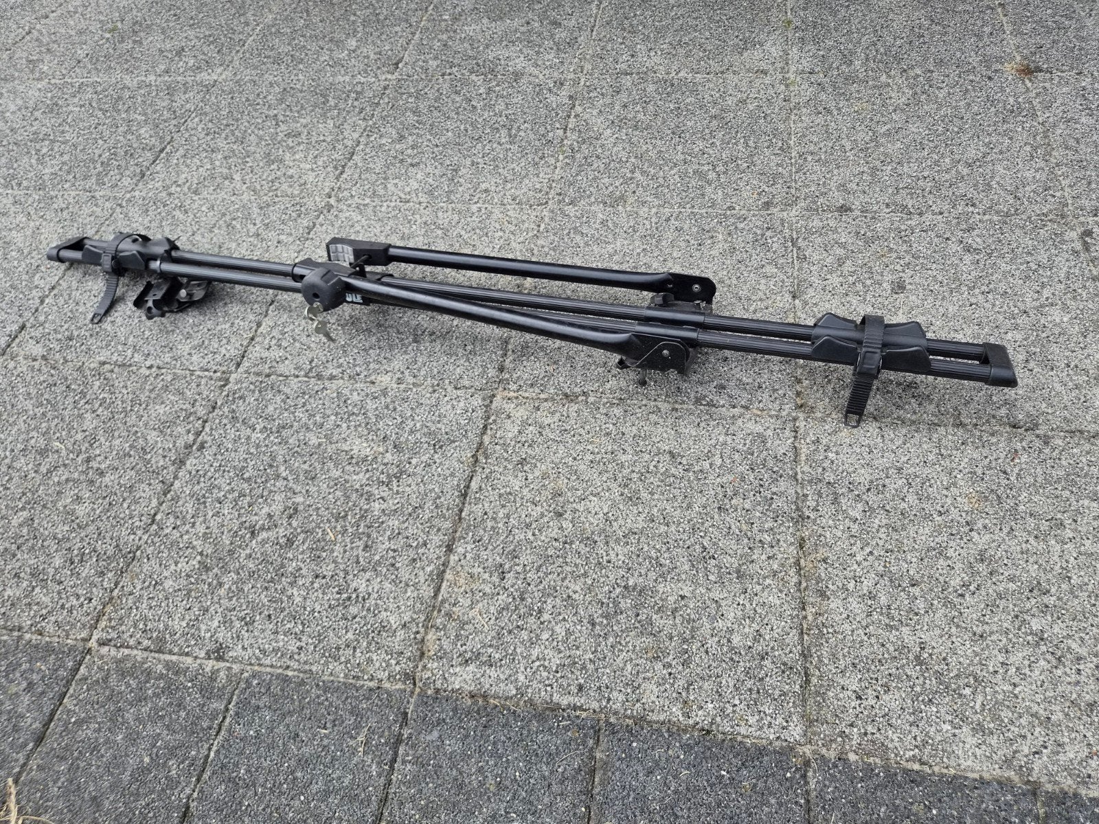 Thule dak fietsendrager voor 1 fiets, inclusief 2 sleutels, Auto diversen, Fietsendragers, Ophalen, 1 fiets, Gebruikt, Dakdrager