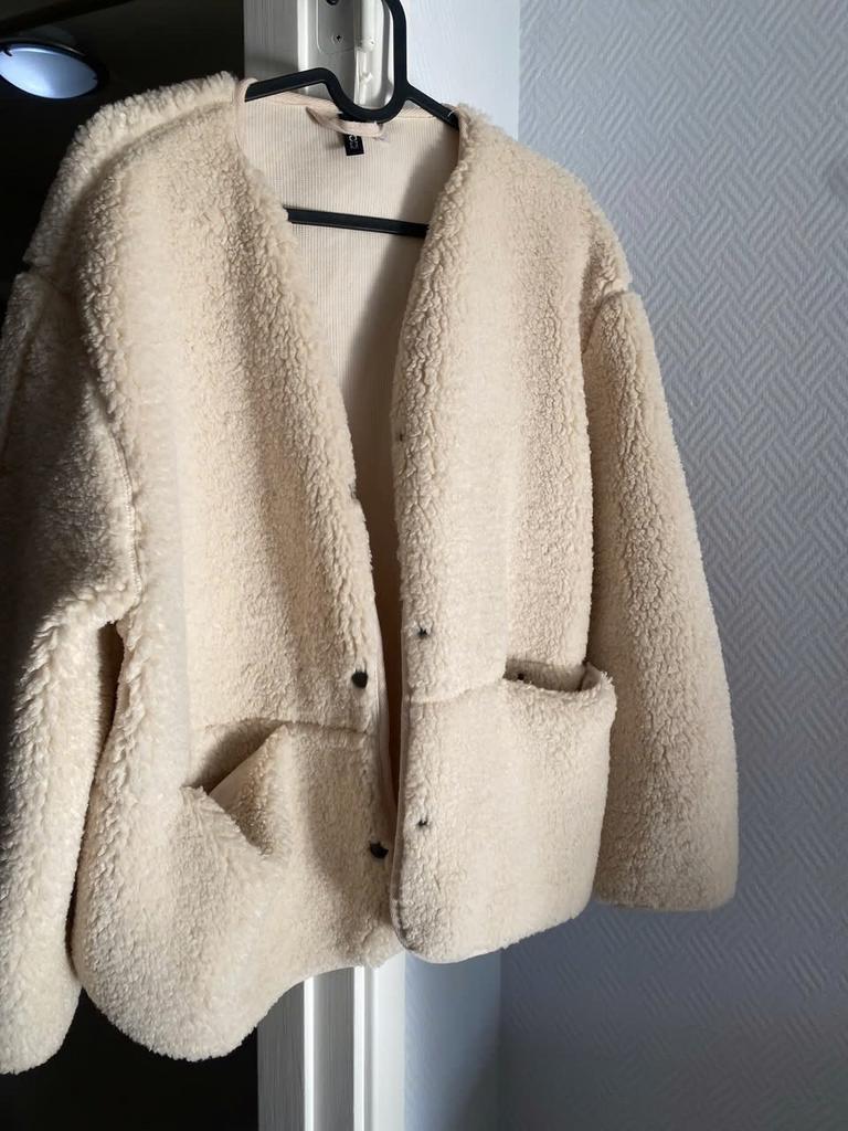Crèmekleurig Teddy Jasje - Maat xs, Kleding | Dames, Ophalen, Zo goed als nieuw