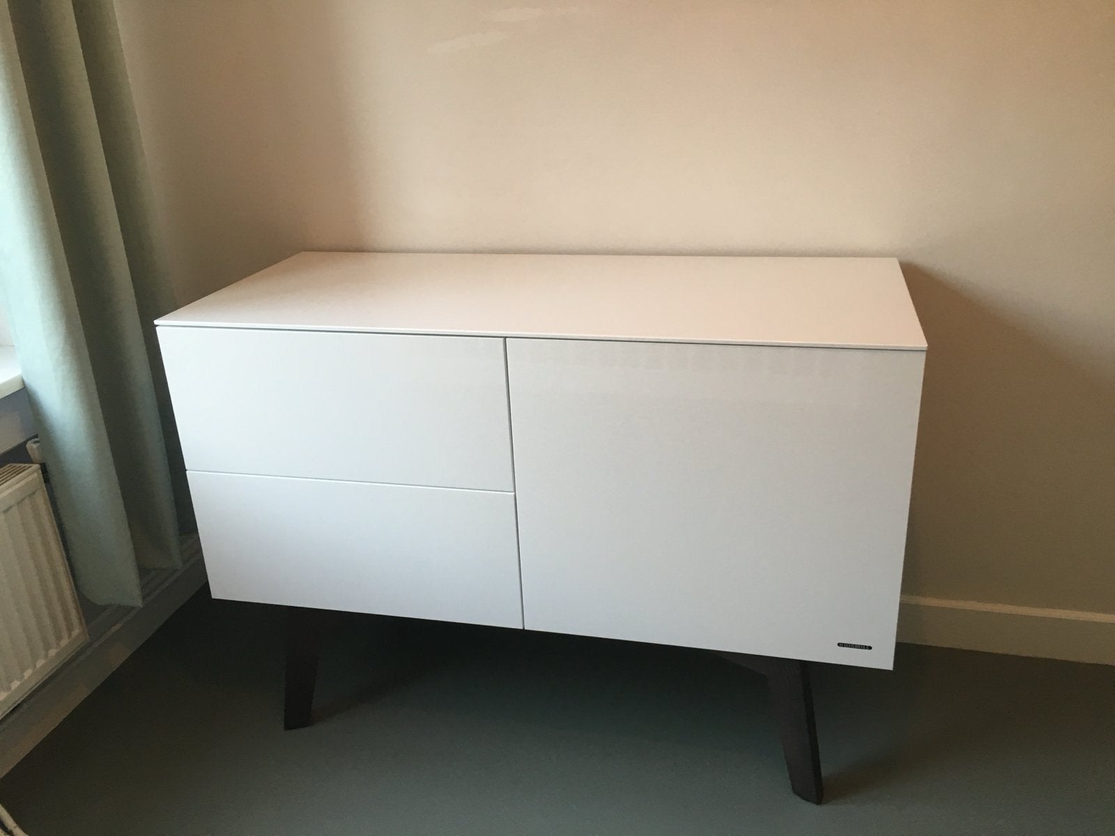 Kidsmill Sixties hoogglans wit babykamer (commode, ledikant,, Kinderen en Baby's, Kinderkamer | Commodes en Kasten, Ophalen, Gebruikt