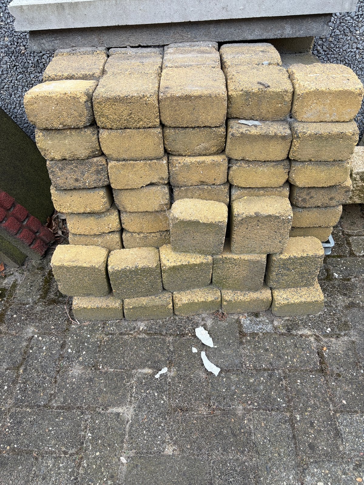 *** GRATIS *** ca. 6 m2 vierkante klinkers geel, Ophalen, Gebruikt, Klinkers, 5 tot 10 m²