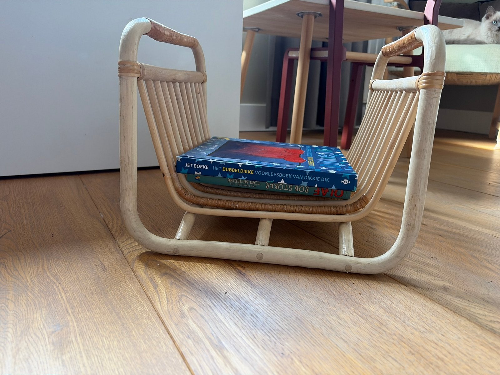 rotan boekenrek / tijdschriftenhouder, Ophalen, Gebruikt