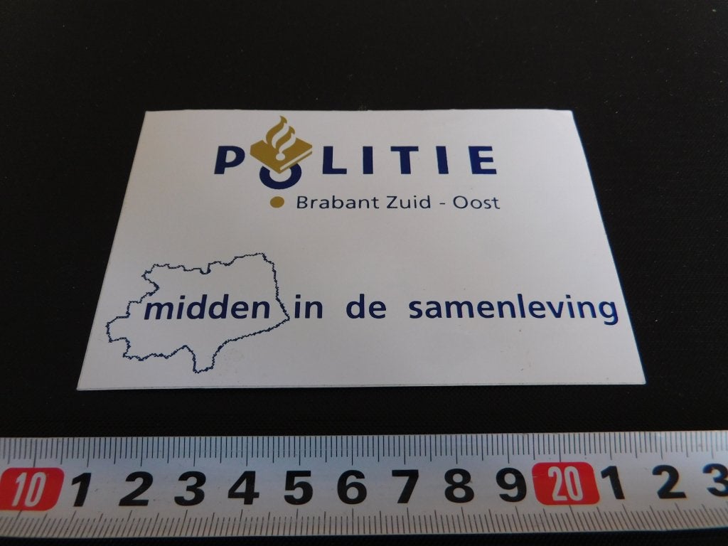 sticker Politie Brabant Zuid-Oost Midden in de samenleving W, Ophalen, Zo goed als nieuw
