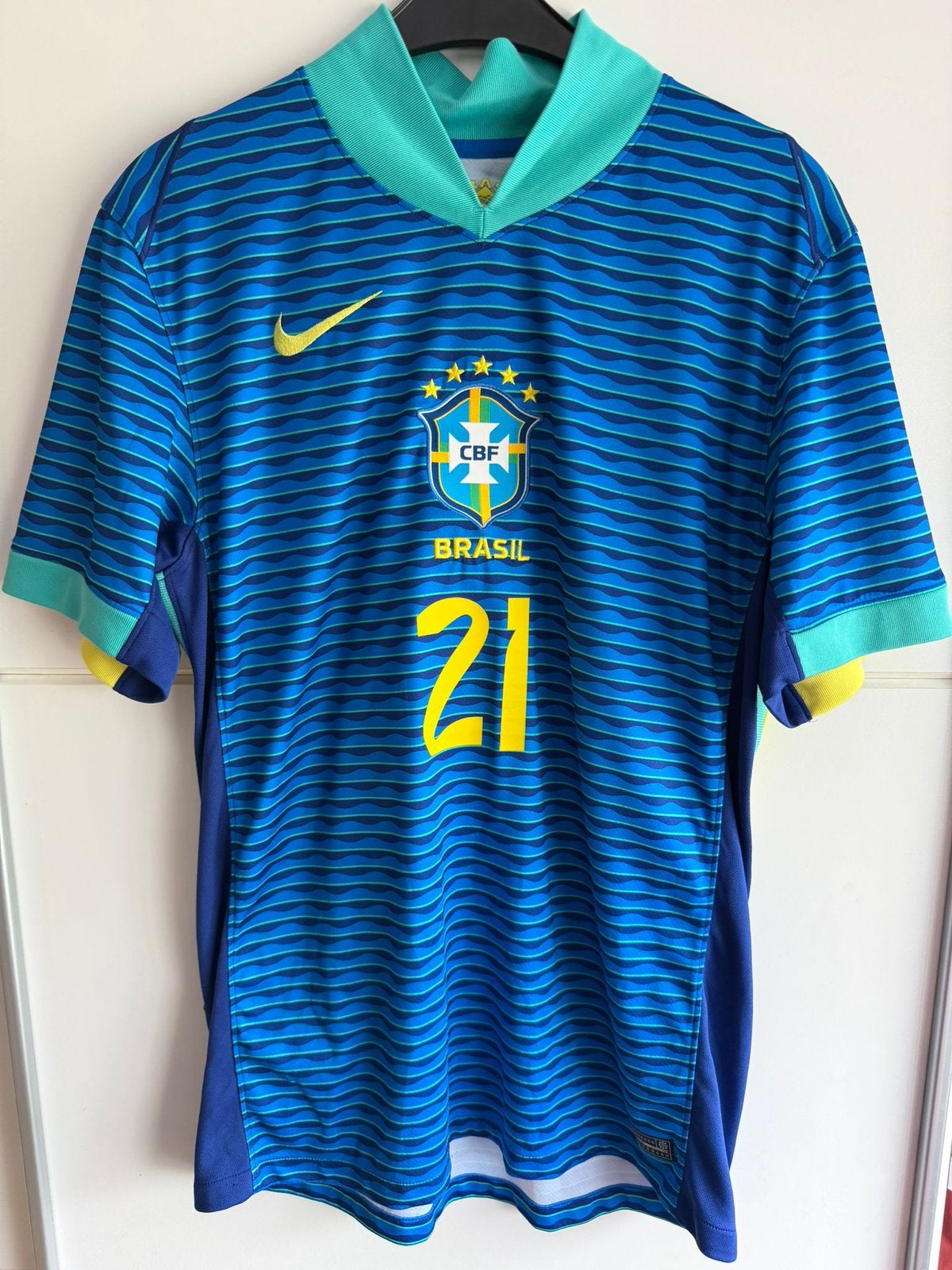 Origineel Brazilië Endrick shirt 2024, Kleding | Heren, Sportkleding, Zo goed als nieuw, Voetbal, Maat 48/50 (M), Ophalen of Verzenden