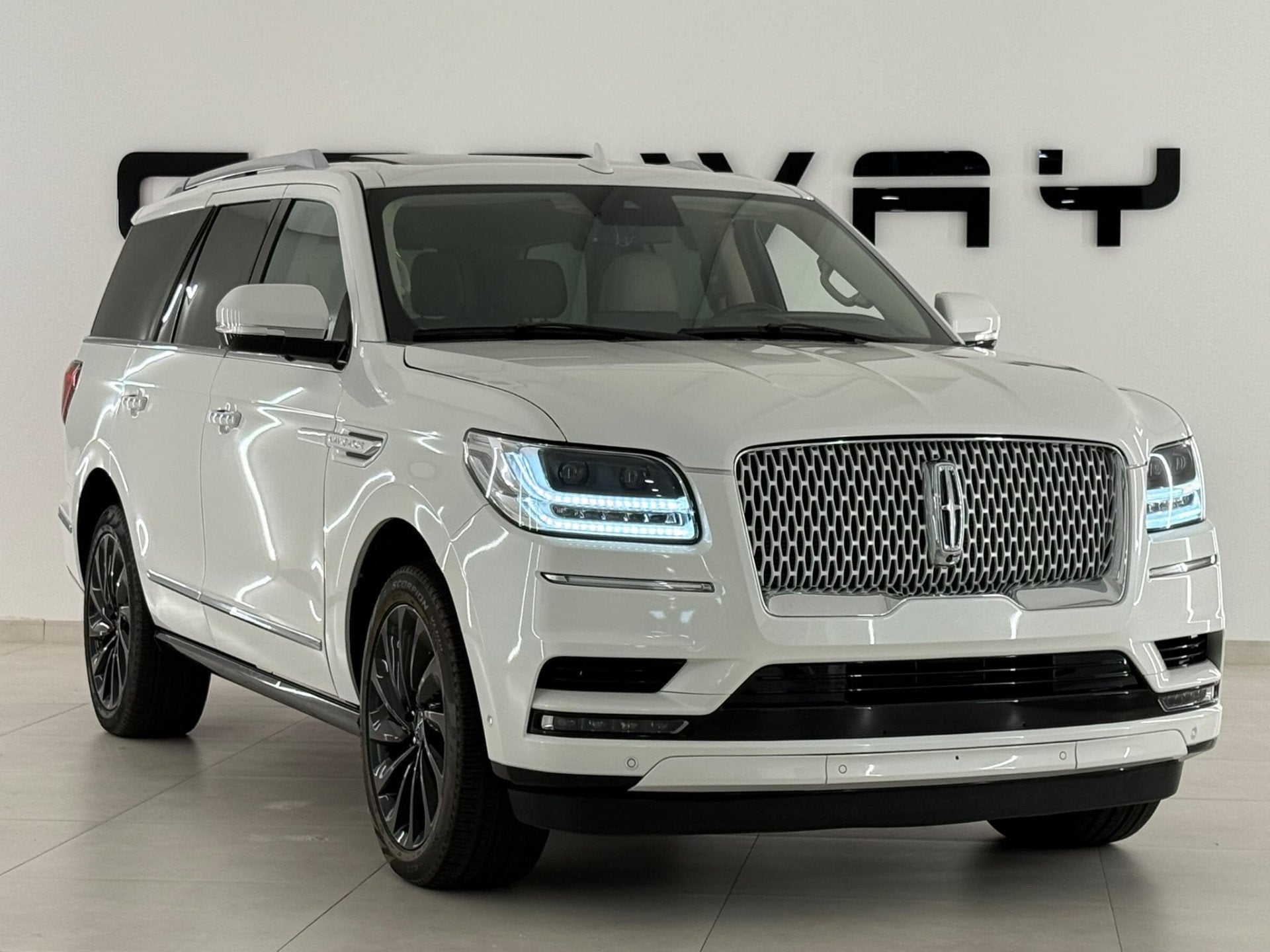 Lincoln Navigator Reserve FULL SPEC NL KENT. (bj 2020), Auto's, Lincoln, Automaat, Gebruikt, Beige, 7 stoelen