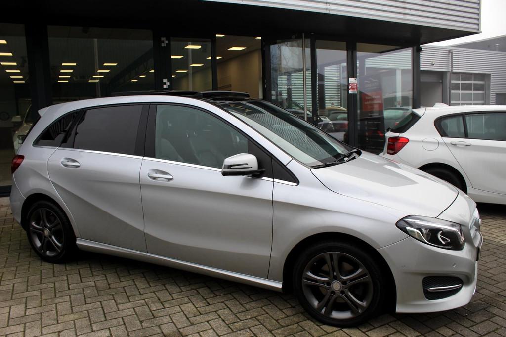 Mercedes-Benz B-klasse 180 Ambition AUT. Pano Schuifdak Stoe, 1325 kg, Gebruikt, Euro 6, 4 cilinders
