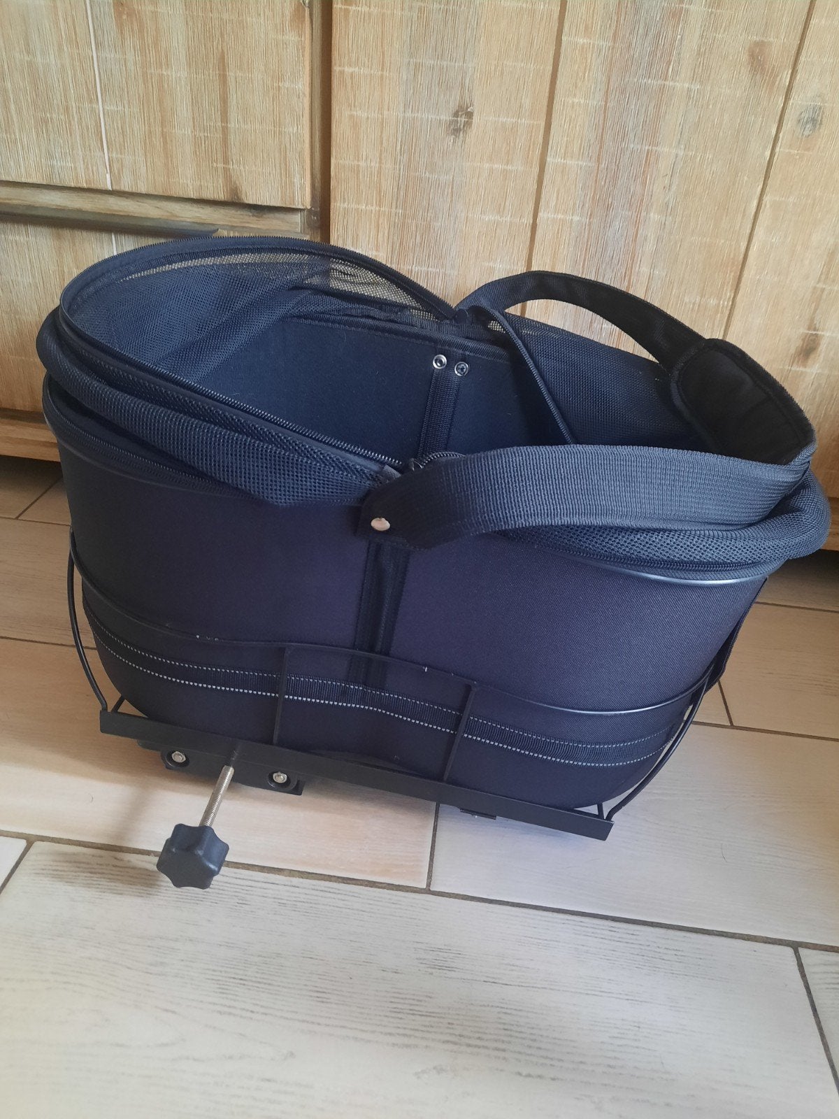 Honden fietsmand, Ophalen