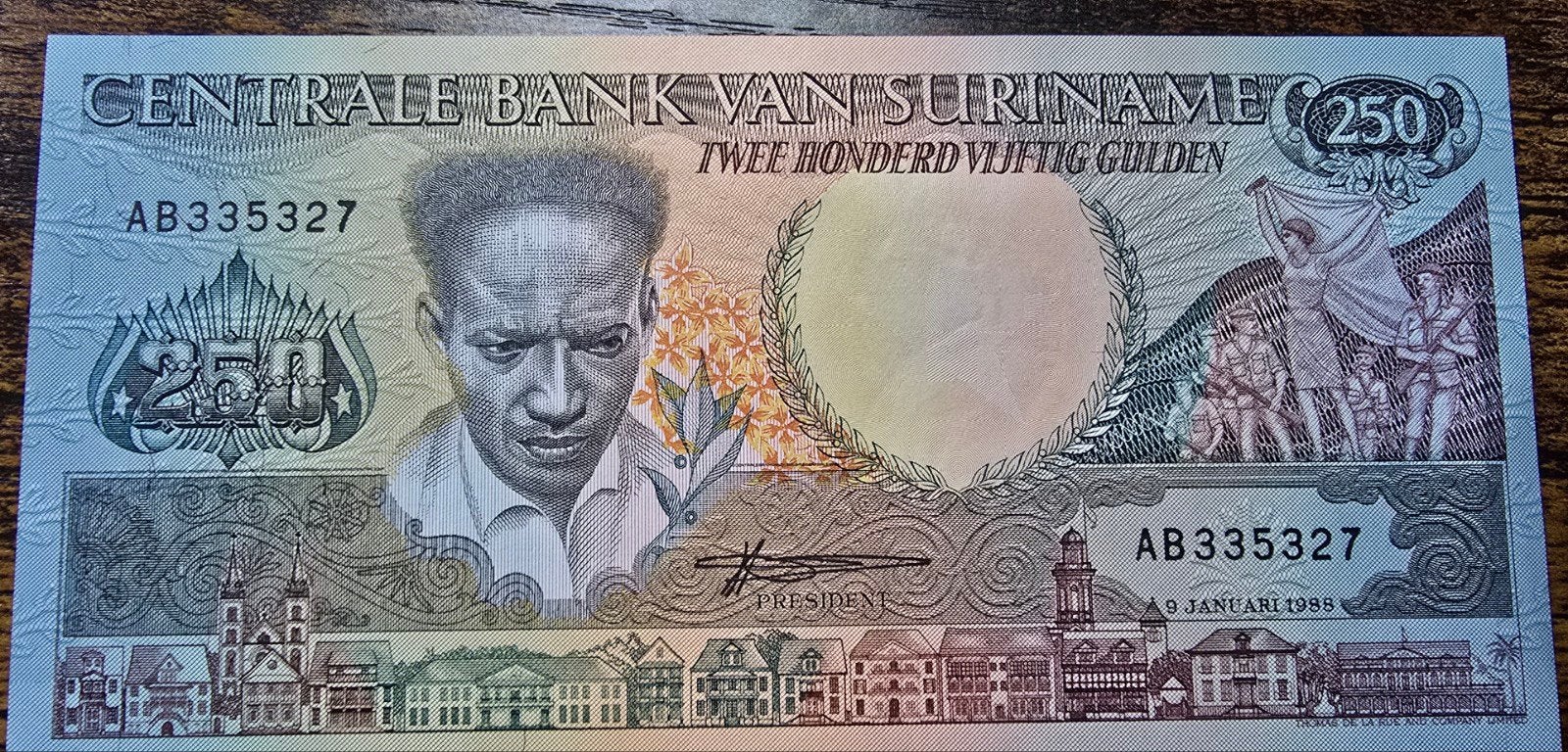 Surinaams bankbiljet 250 Gulden 1989, Ophalen of Verzenden