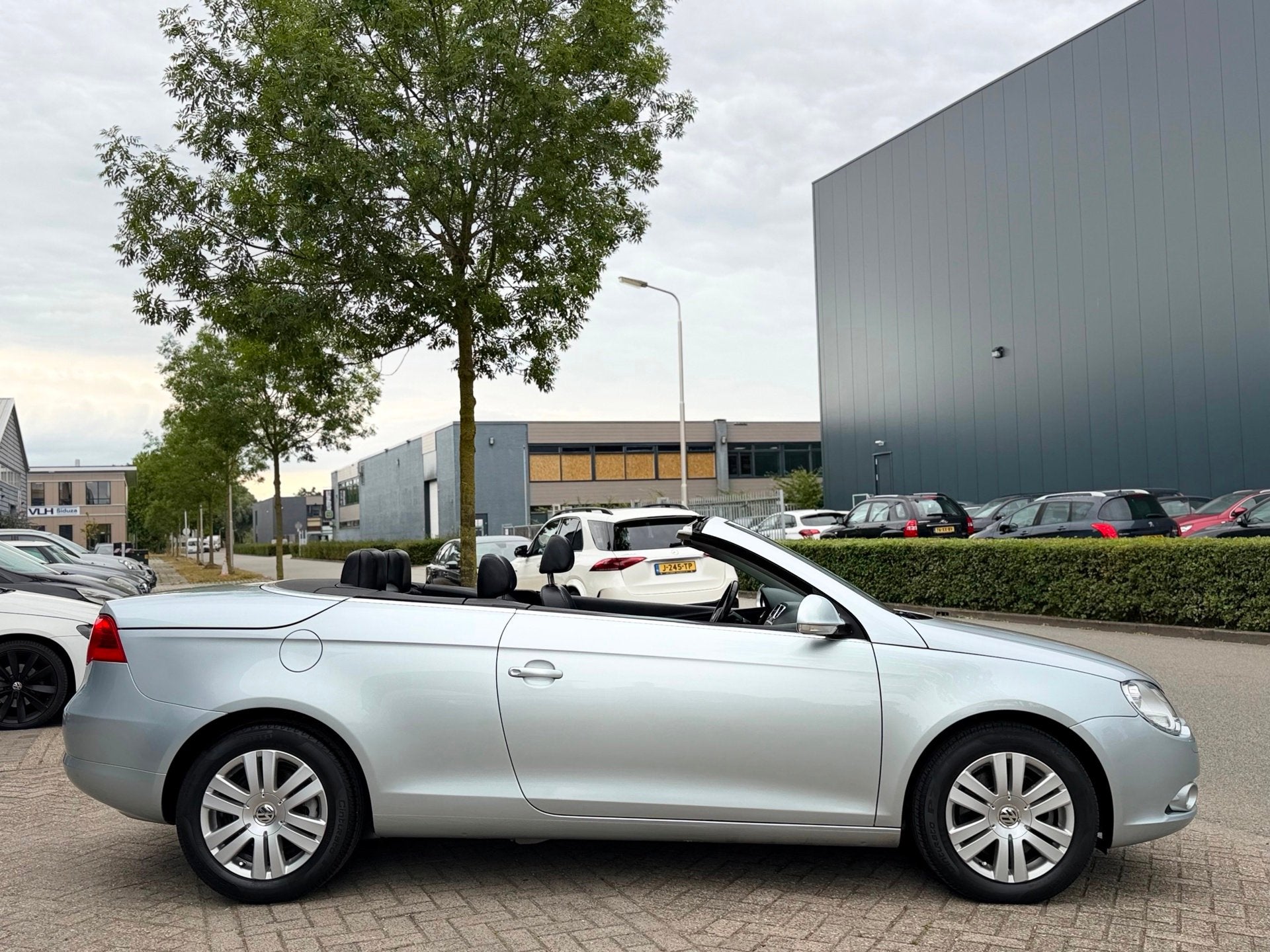 Volkswagen Eos 2.0 T-FSI (BWA) AUTOMAAT LEDER/TREKHAAK/CRUIS, Gebruikt, 4 cilinders, 4 stoelen, Automatische klimaatregeling