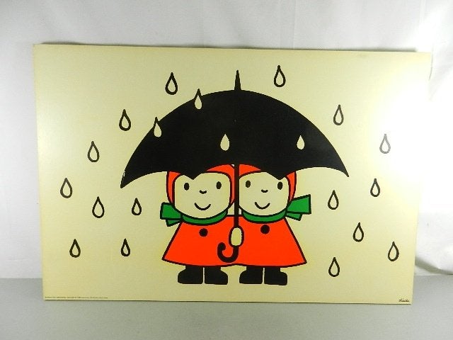 Vintage 1963 Dick Bruna poster "Onder moeders paraplu", Gebruikt, Rechthoekig Liggend, Ophalen of Verzenden, A1 t/m A3