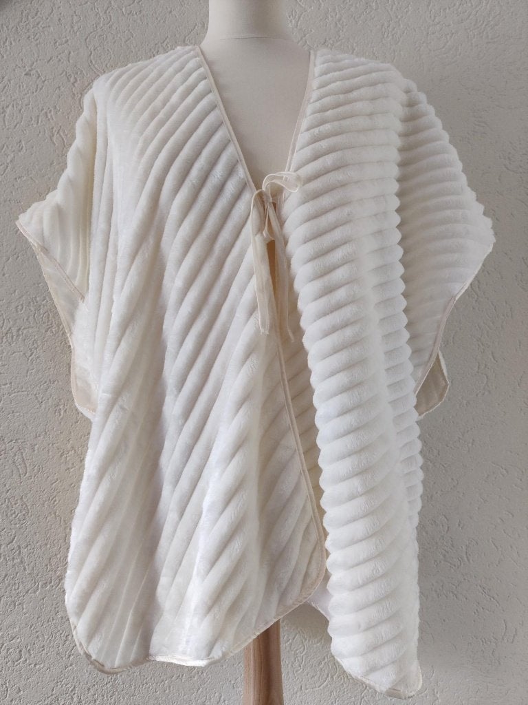 Le Chat bedjasje of korte kamerjas off-white  ALS NIEUW, Le Chat, Ophalen of Verzenden, Zo goed als nieuw, Maat 38/40 (M)