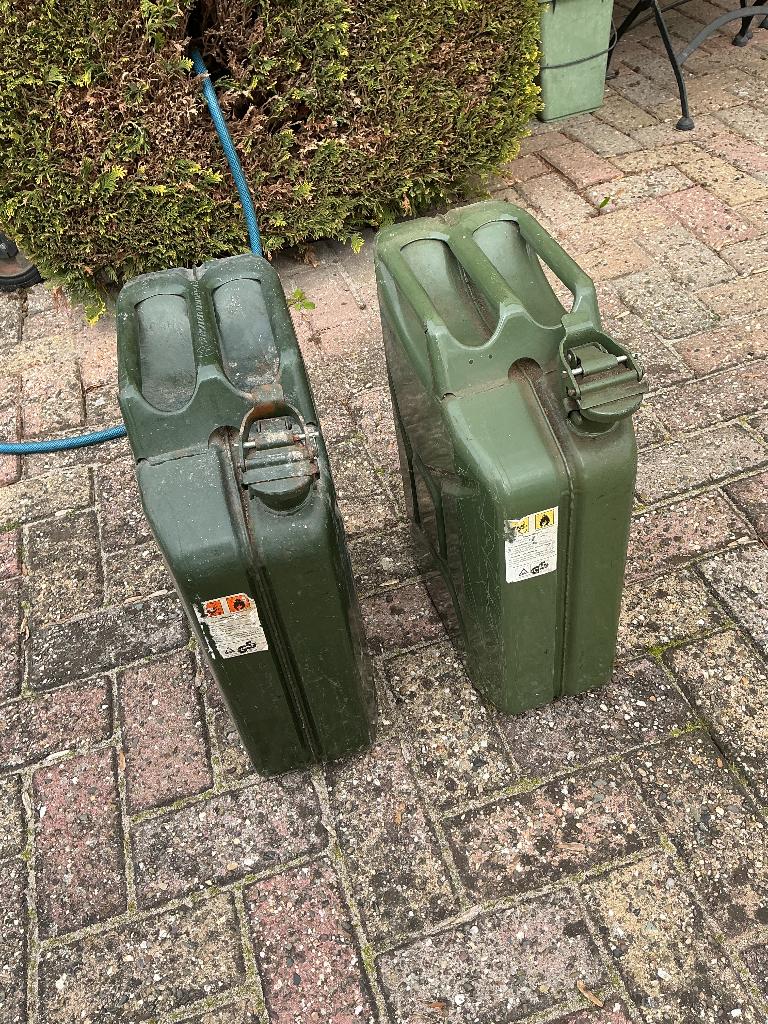 Jerrycan 20 liter metaal, Ophalen