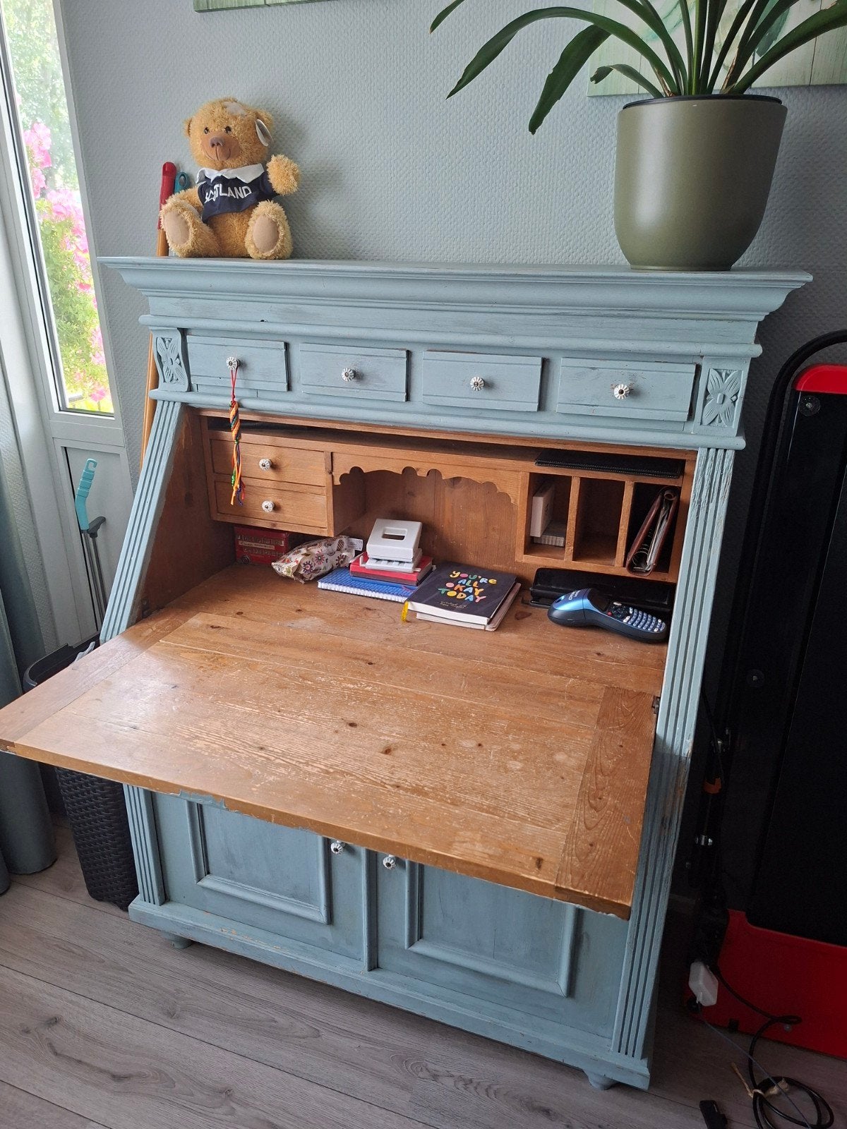 Groen/ grenen houten bureau, Huis en Inrichting, Bureaus, Met lades, Groen, Gebruikt, 115 cm