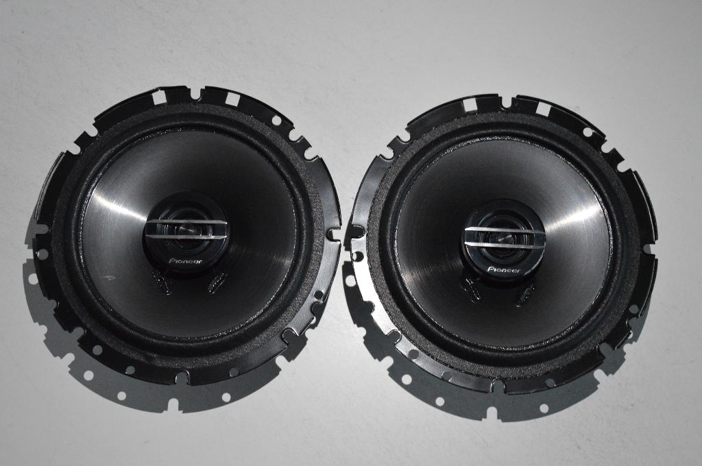 PIONEER  300, Auto diversen, Autospeakers, Ophalen of Verzenden, Zo goed als nieuw