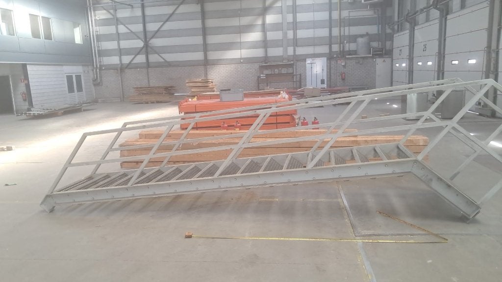 Entresol trap 2x, Ophalen, Gebruikt, Trap, Minder dan 2 meter