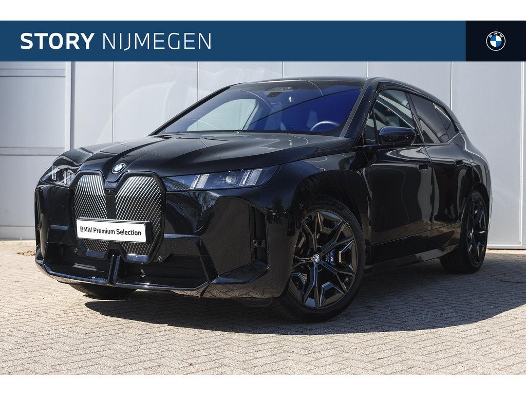 BMW iX xDrive60 M Sport / Panaromadak / Comfort Access / Sto