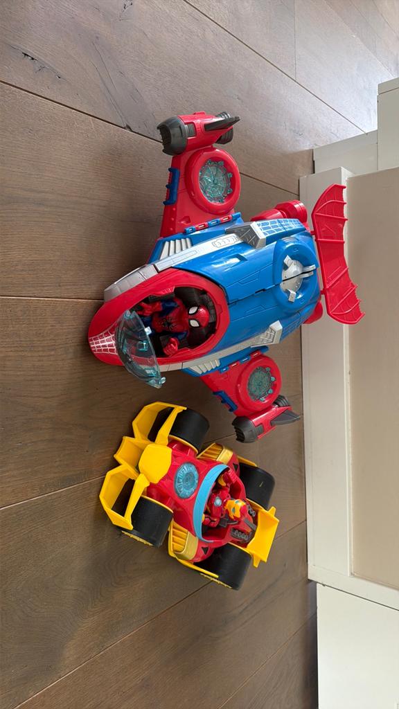 Spiderman vliegtuig en ironman auto, Ophalen of Verzenden, Gebruikt