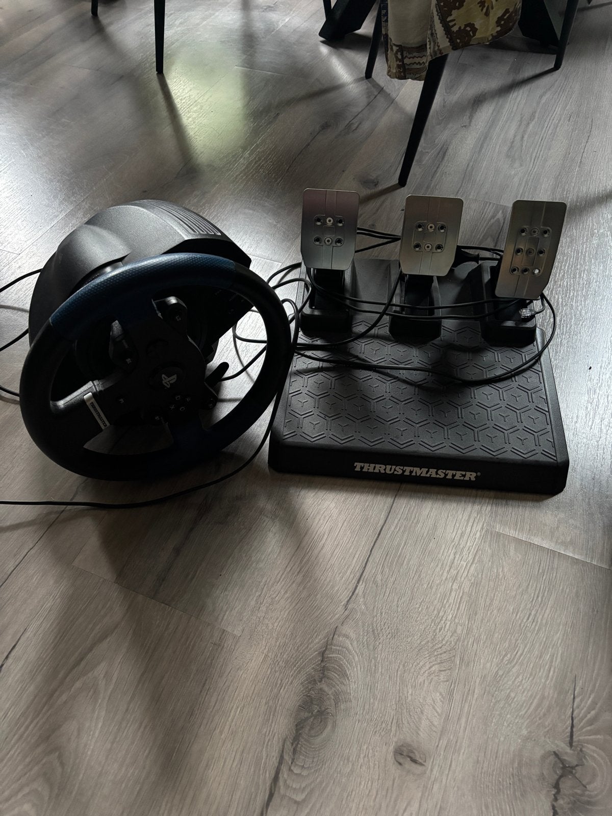 Thrustmaster T150 racestuur met T3PM pedalen