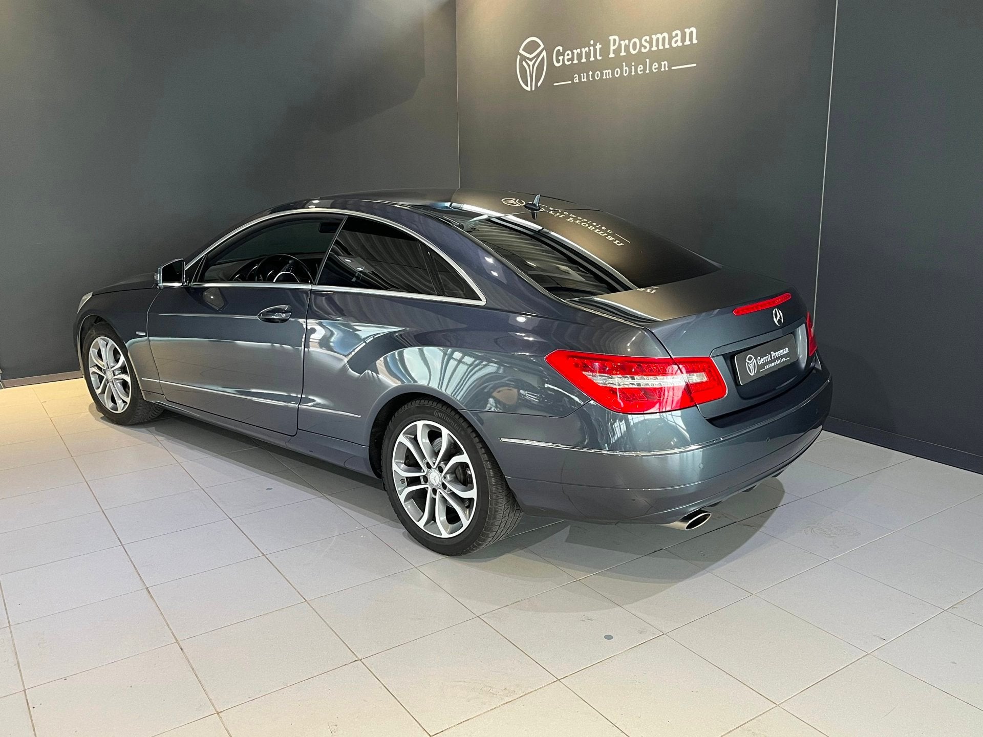 Mercedes-Benz E-klasse Coupé 200 CGI Avantgarde, Auto's, Automaat, Euro 5, Gebruikt, Zwart