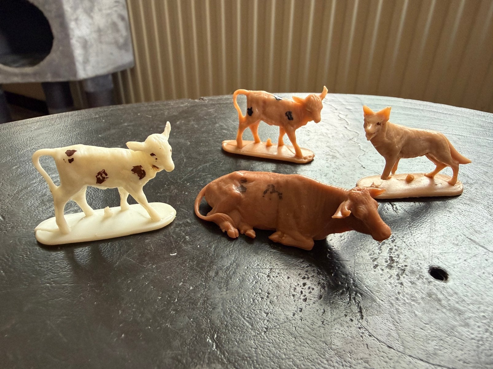 Plastic koeien en wolf uit West Germany, Ophalen of Verzenden