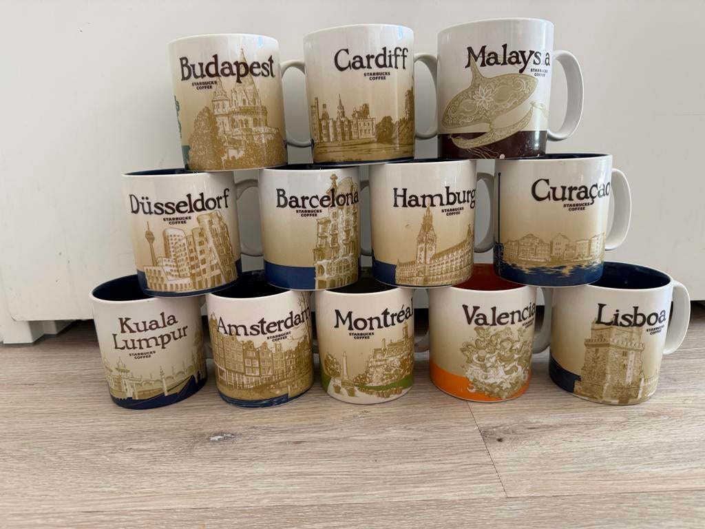 12 grote Starbucks mokken, Huis en Inrichting, Keuken | Servies, Gebruikt, Keramiek, Ophalen of Verzenden, Overige stijlen