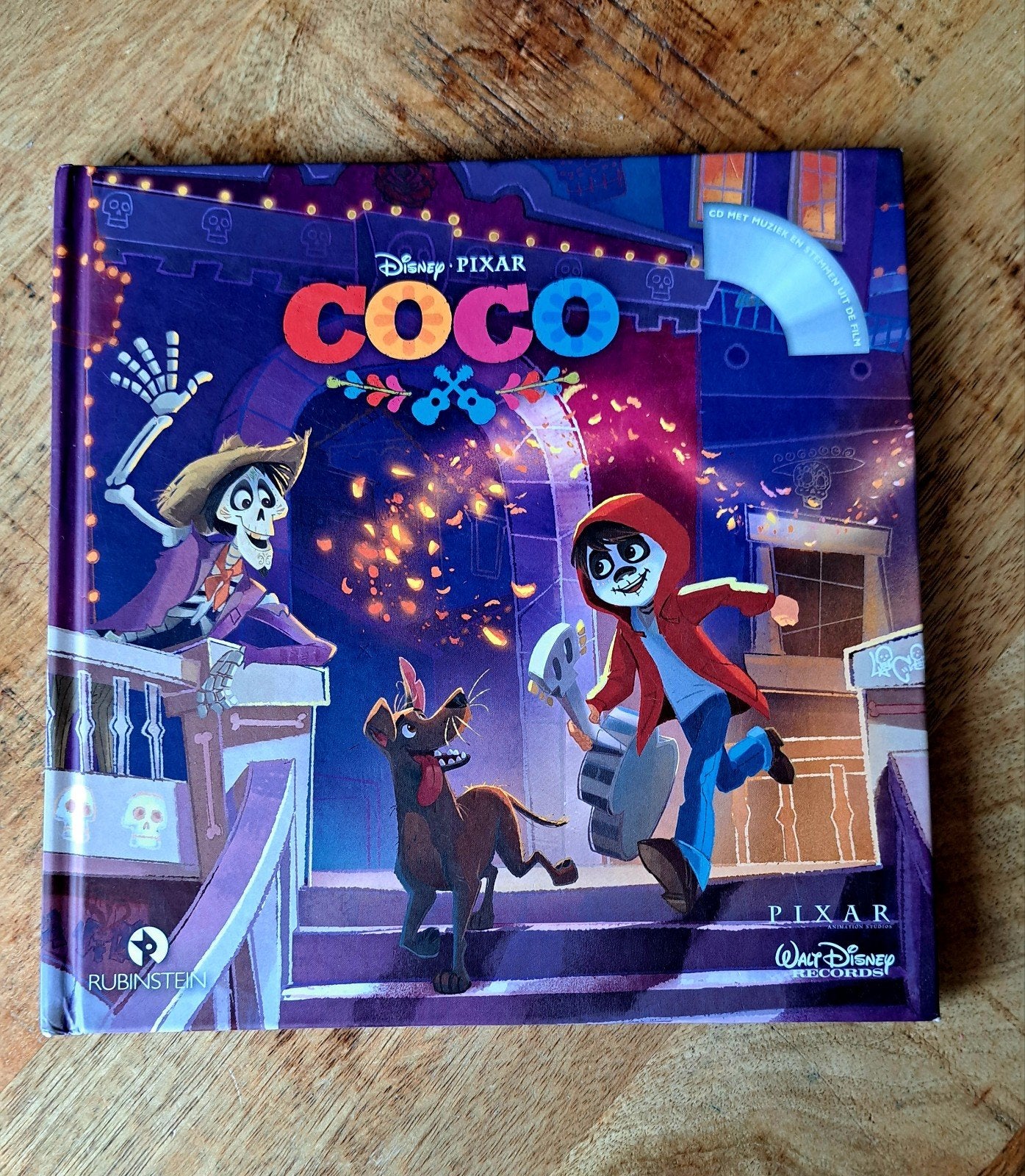 Disney Pixar Coco Lees- en Luisterboek met CD, Boeken, Ophalen of Verzenden, Zo goed als nieuw, Disney Pixar, 3 tot 4 jaar
