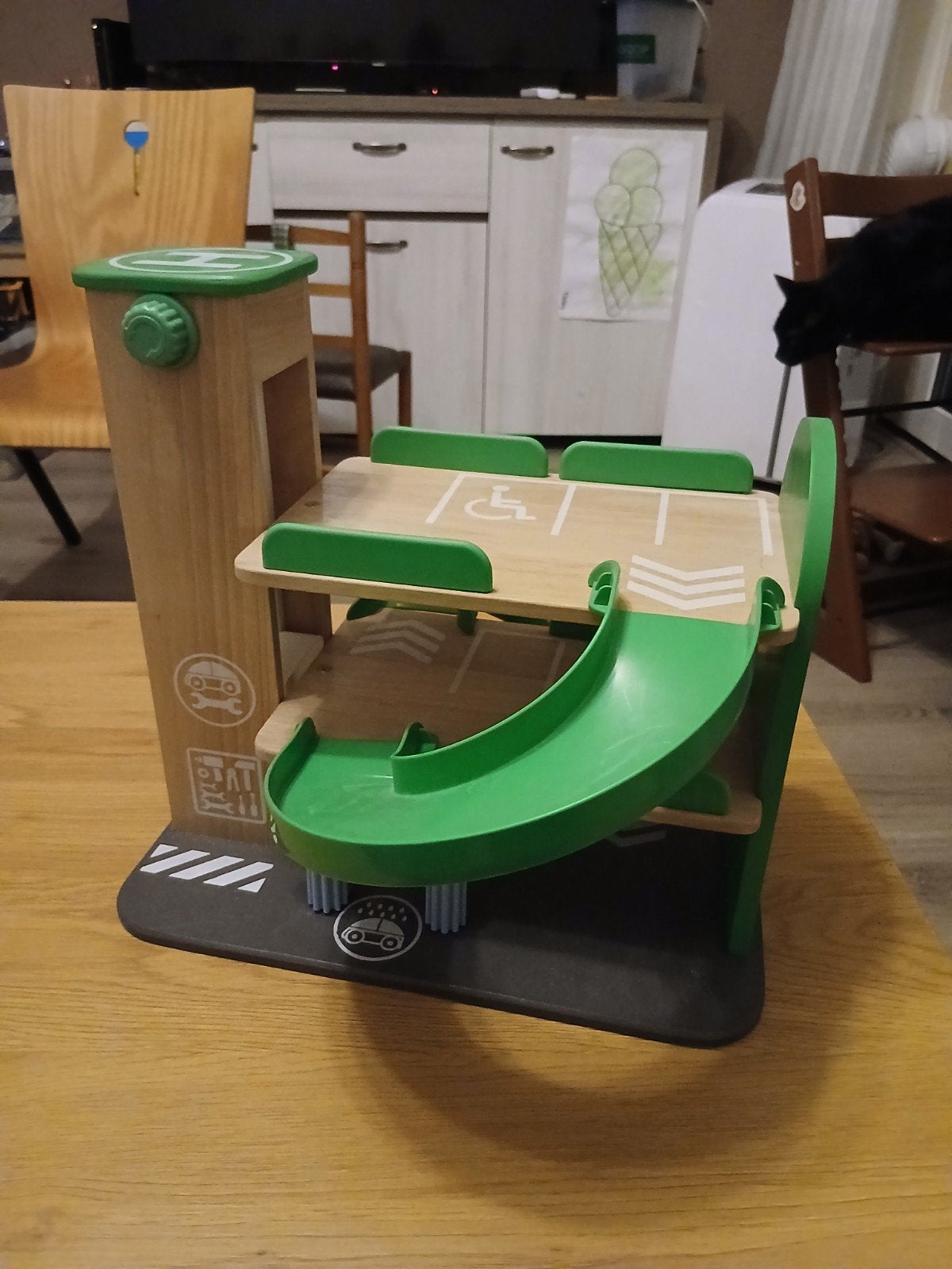 Houten parkeergarage met helikopterplatform van Ikea, Kinderen en Baby's, Ophalen of Verzenden, Zo goed als nieuw