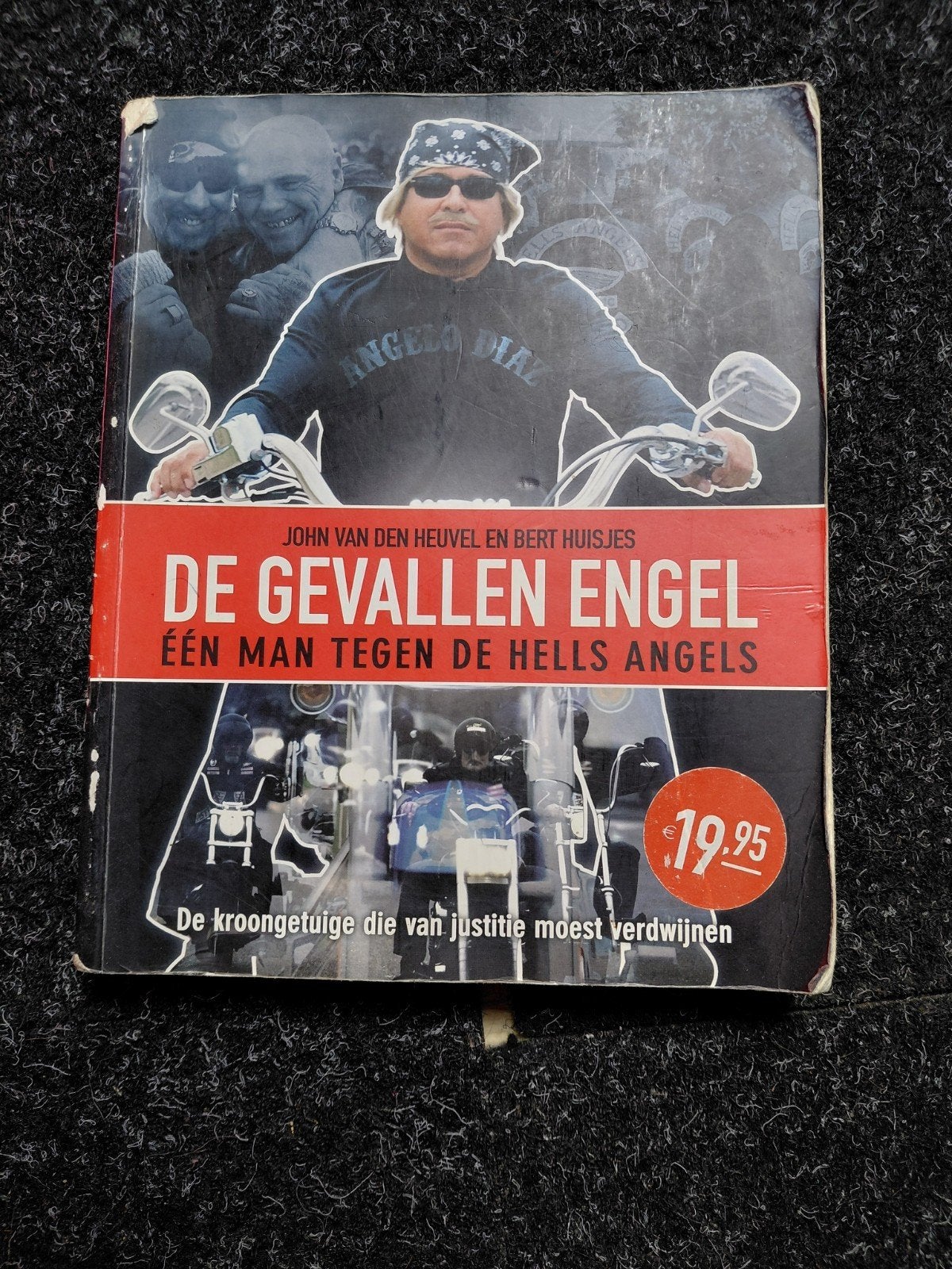 Bert Huisjes - De gevallen engel, Ophalen of Verzenden, Gelezen, Bert Huisjes; John van den Heuvel