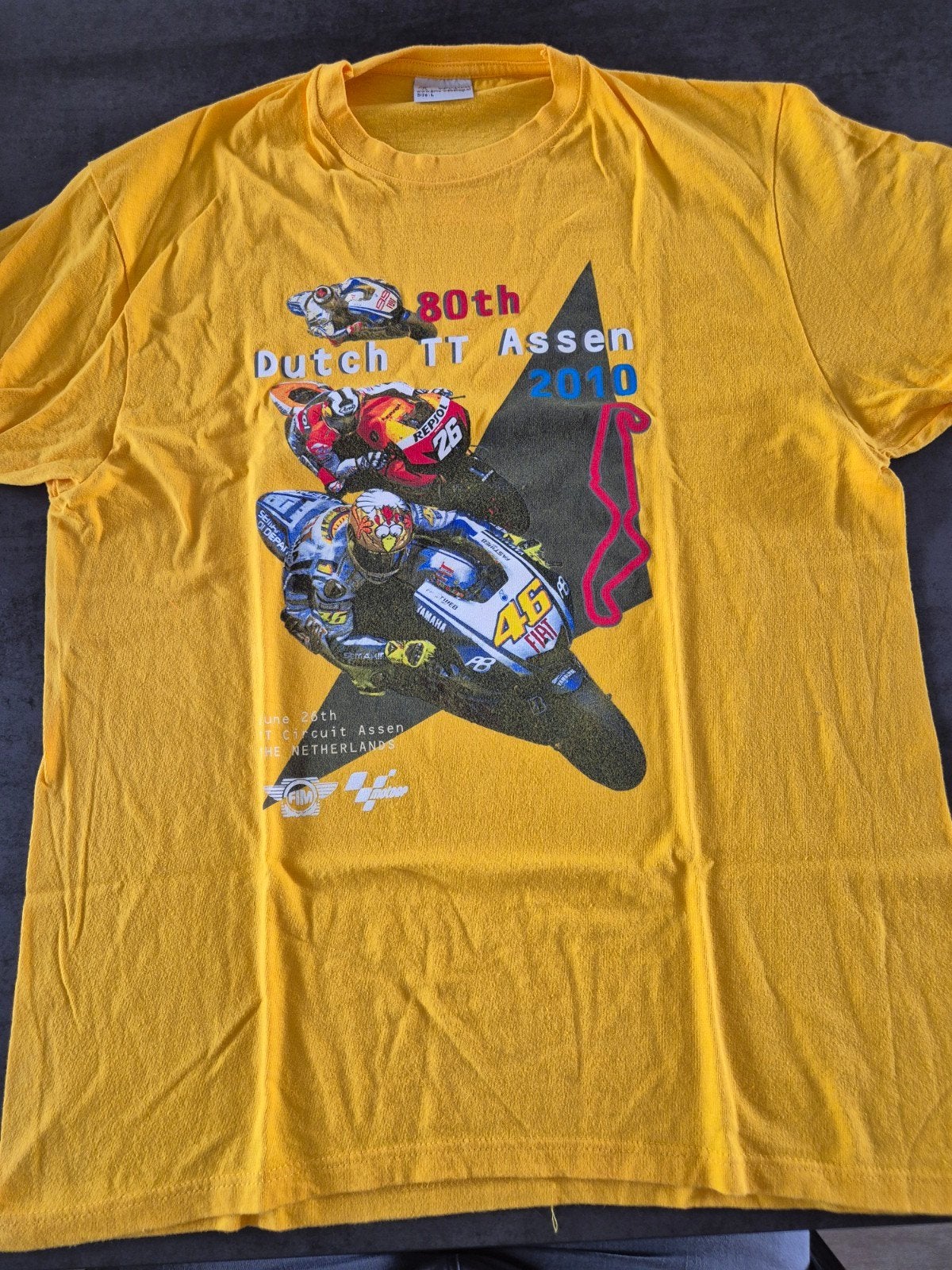 EMU Merchandise TT Assen 2010 T-shirt Maat L, Maat 52/54 (L), EMU Merchandise, Geel, Ophalen of Verzenden