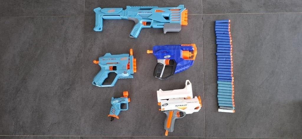 Complete set Nerf blasters + pijlen. Speelgoed. Sinterklaas., Ophalen of Verzenden, Zo goed als nieuw