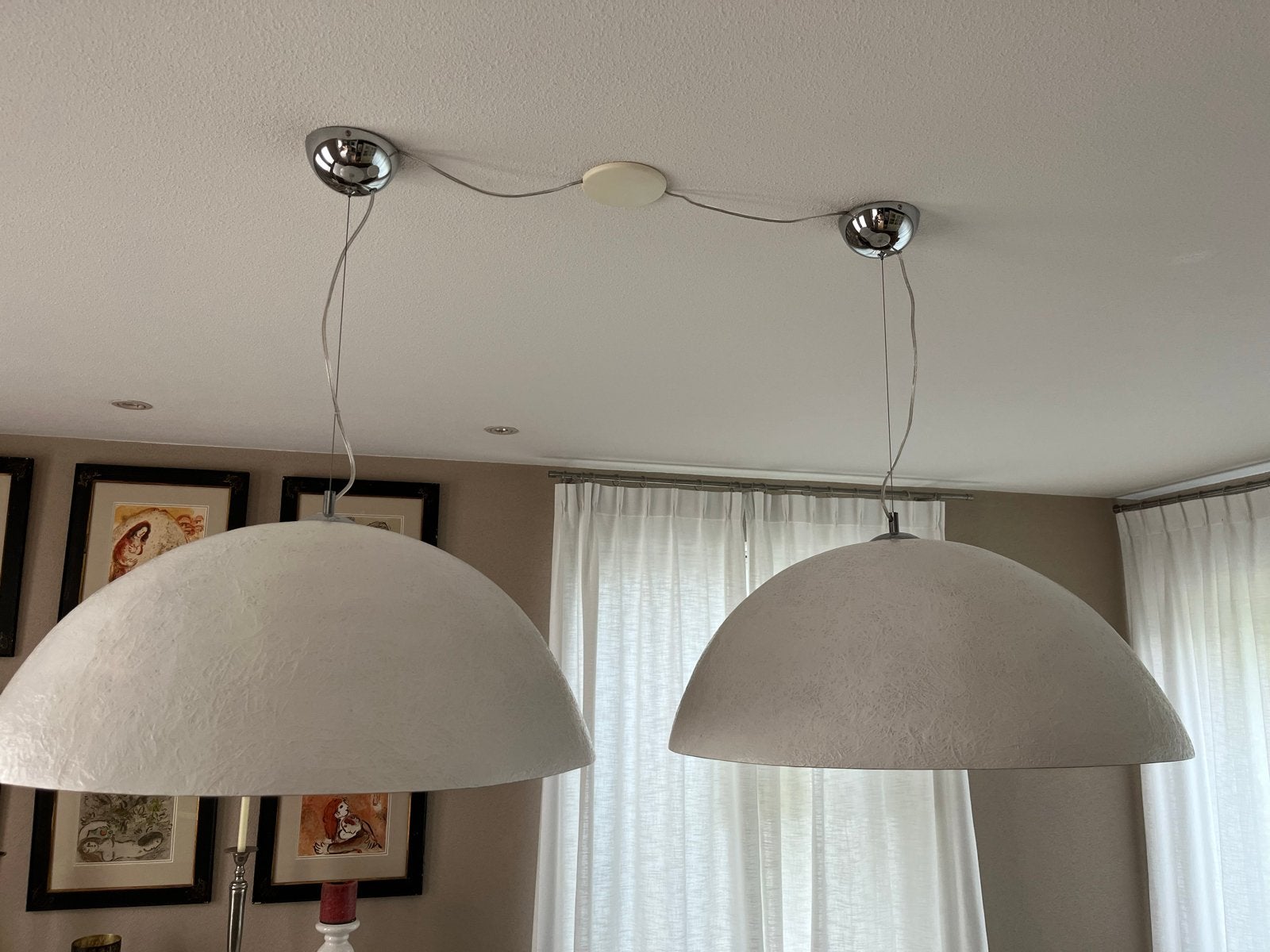 Set van 2 Grote Hanglampen Wit met Goud - Tijdloos Design, Ophalen, Gebruikt, Metaal