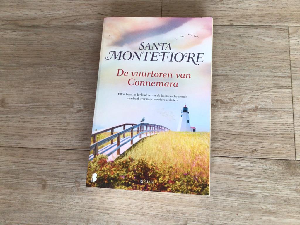 Santa Montefiore  De vuurtoren van Connemara, Ophalen of Verzenden, Zo goed als nieuw