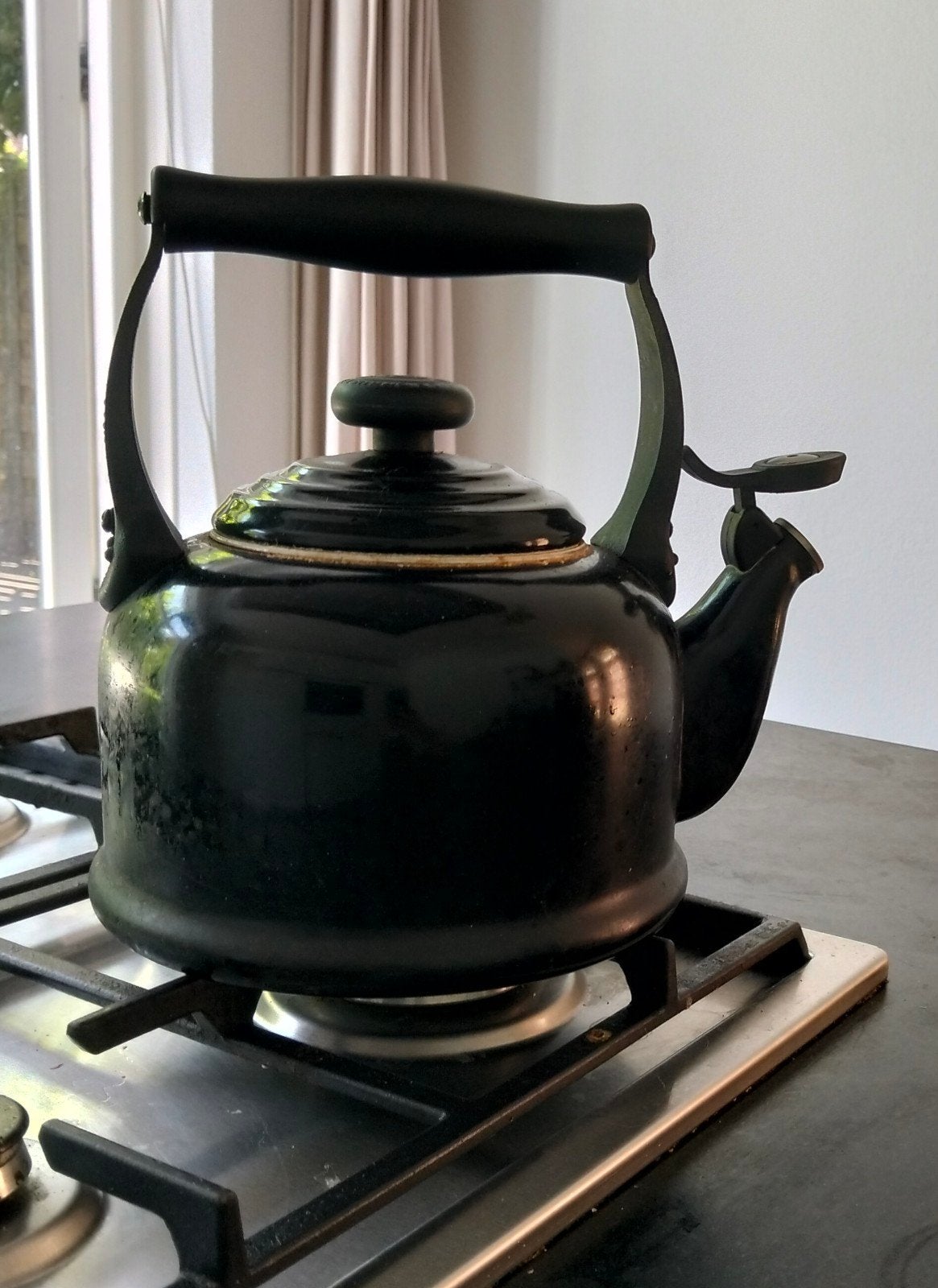 Grote zwarte gietijzeren fluitketel, Ophalen of Verzenden