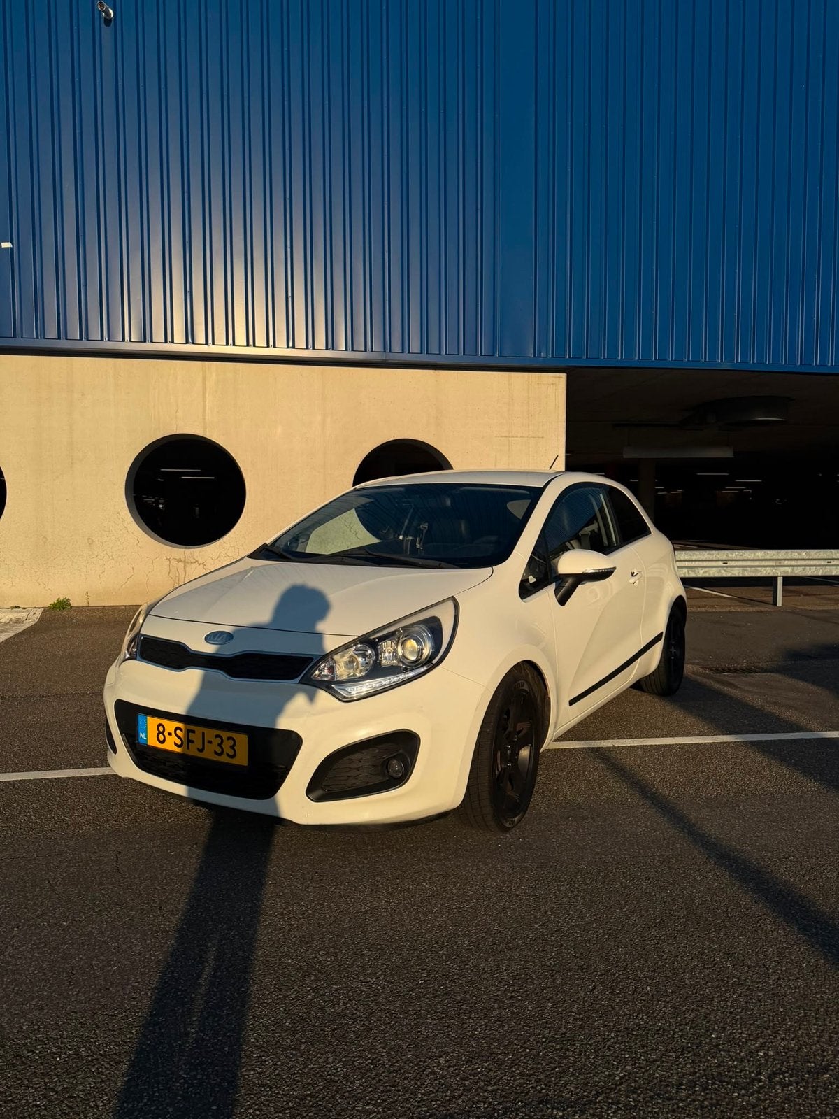 Kia Rio 1.2 I 3DRS 2013 Wit, Auto's, 900 kg, 40 €/maand, Zwart, 4 cilinders