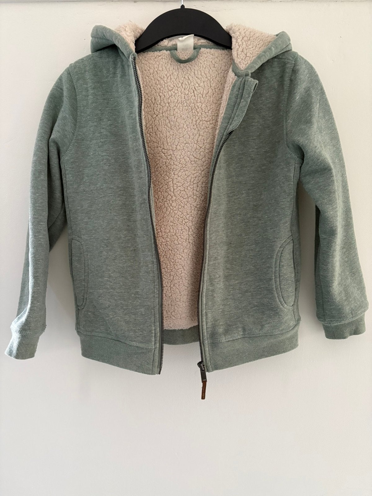 Vest HEMA mt 134/140 mintgroen met teddy voering, Ophalen of Verzenden, Zo goed als nieuw, Jongen of Meisje, Trui of Vest