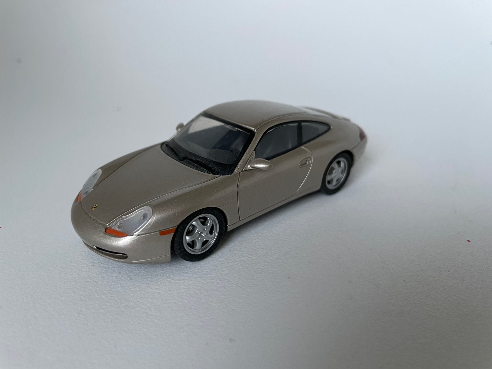 model Porsche Carrera (911) 1/43, Champagne, Schuco, Ophalen of Verzenden, Gebruikt, Auto, Schuco